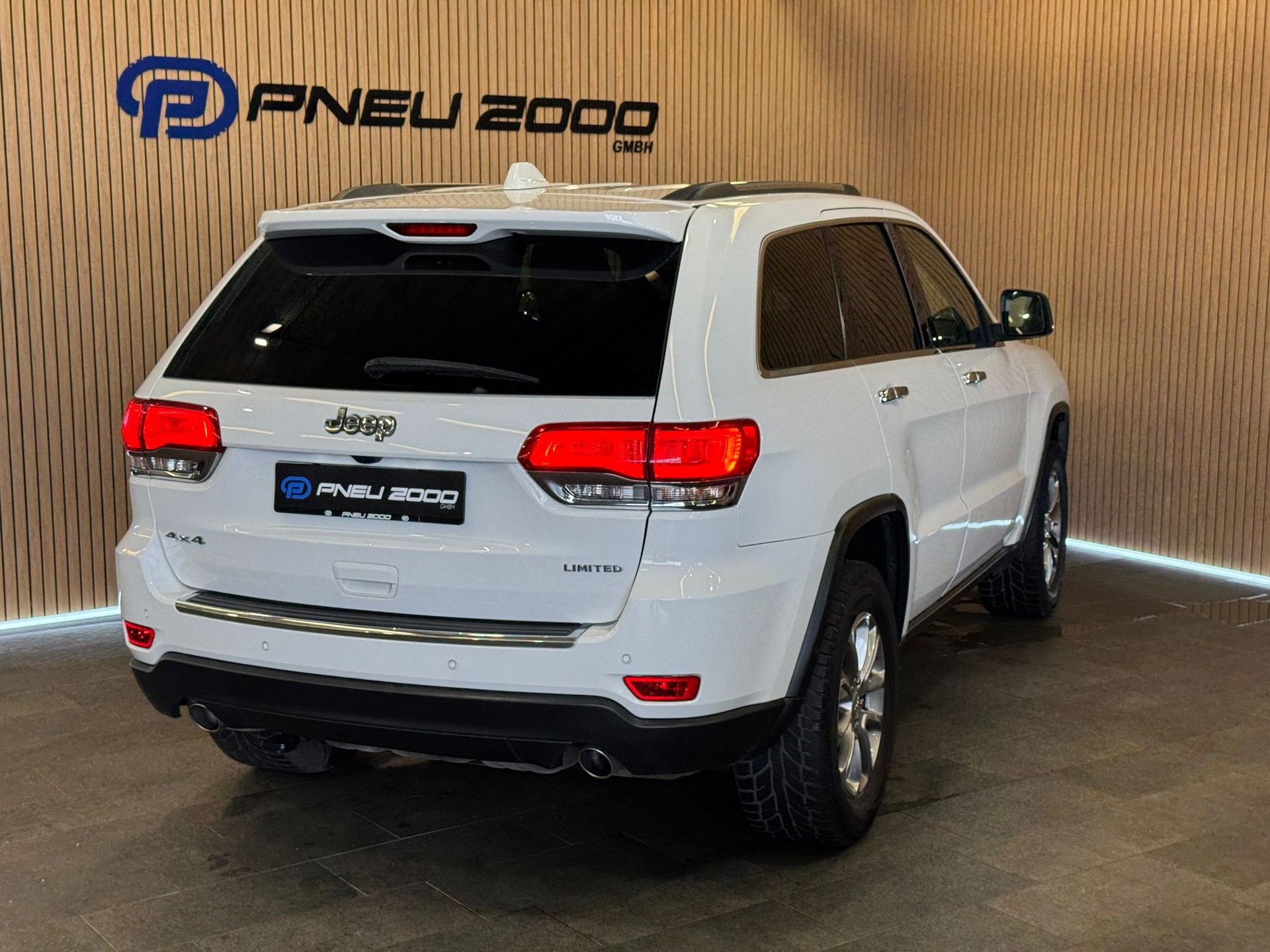 JEEP Grand Cherokee 3.0 CRD Limited Automatic-image-3