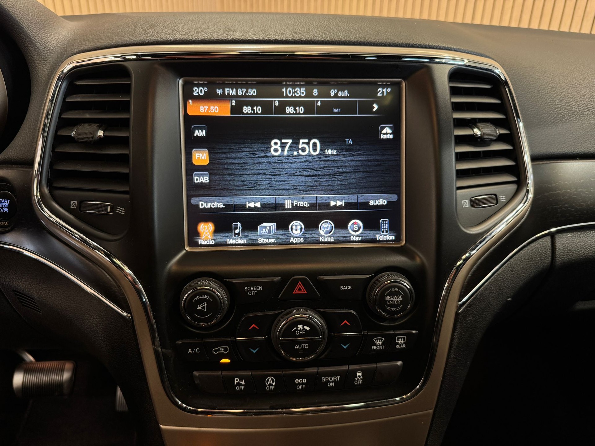 JEEP Grand Cherokee 3.0 CRD Limited Automatic-image-13