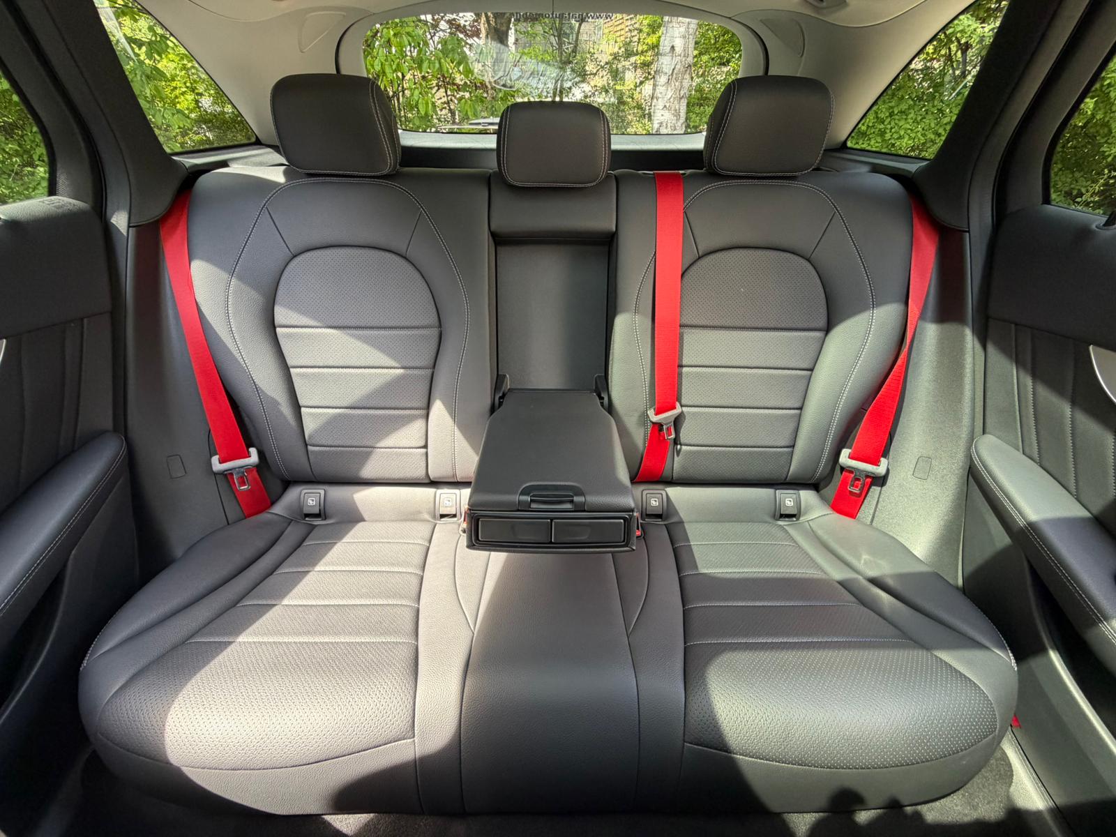MERCEDES-BENZ GLC 250 Runout Edition 4Matic 9G-Tronic-image-17
