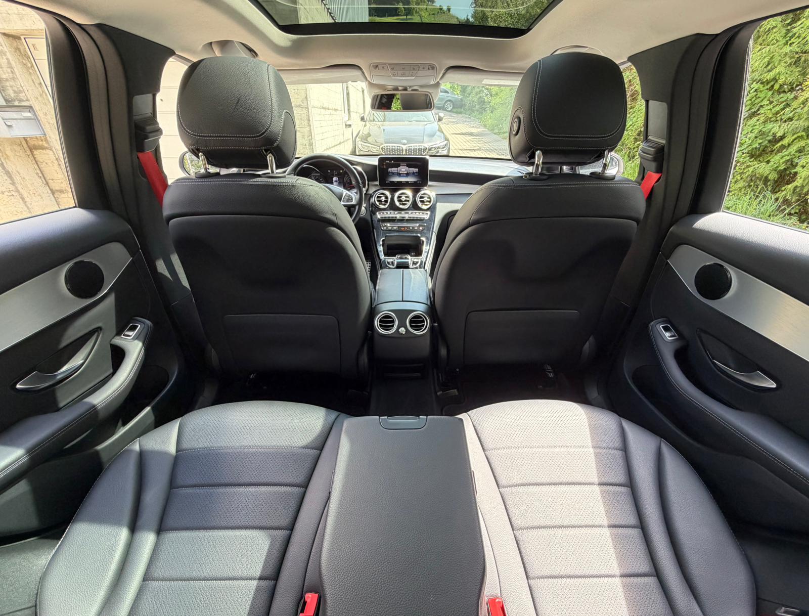 MERCEDES-BENZ GLC 250 Runout Edition 4Matic 9G-Tronic-image-18