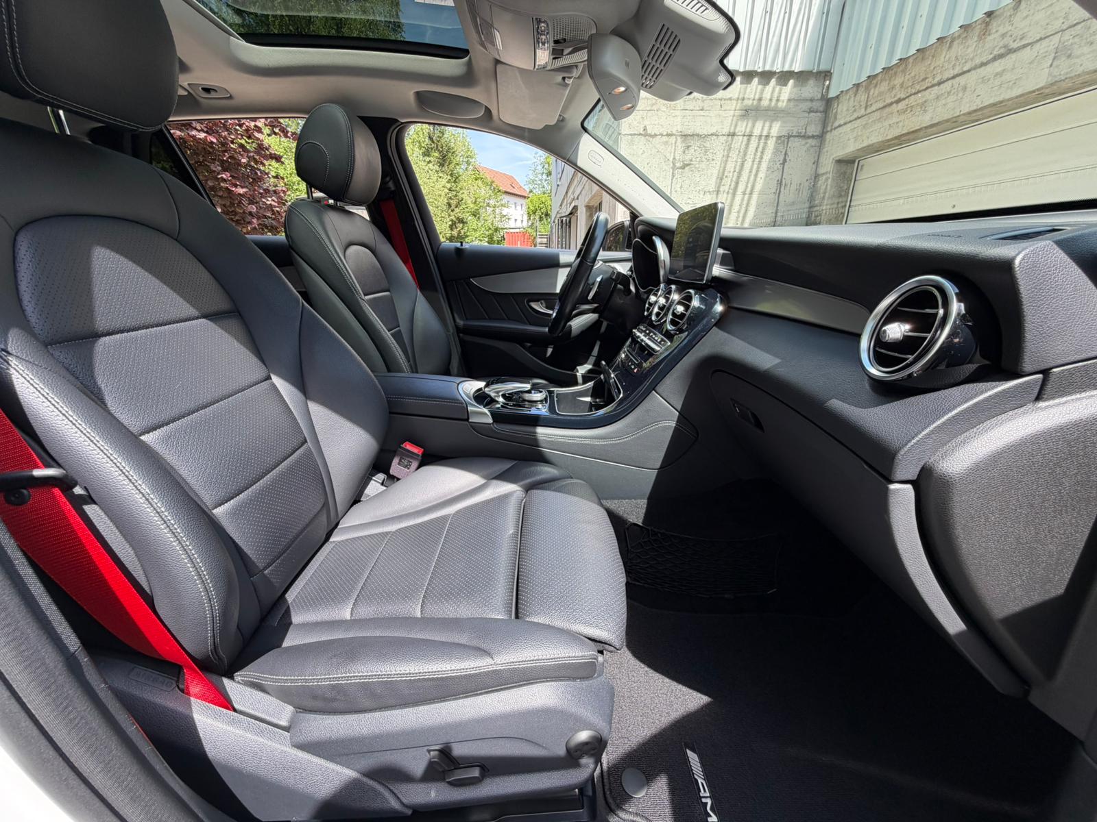MERCEDES-BENZ GLC 250 Runout Edition 4Matic 9G-Tronic-image-15