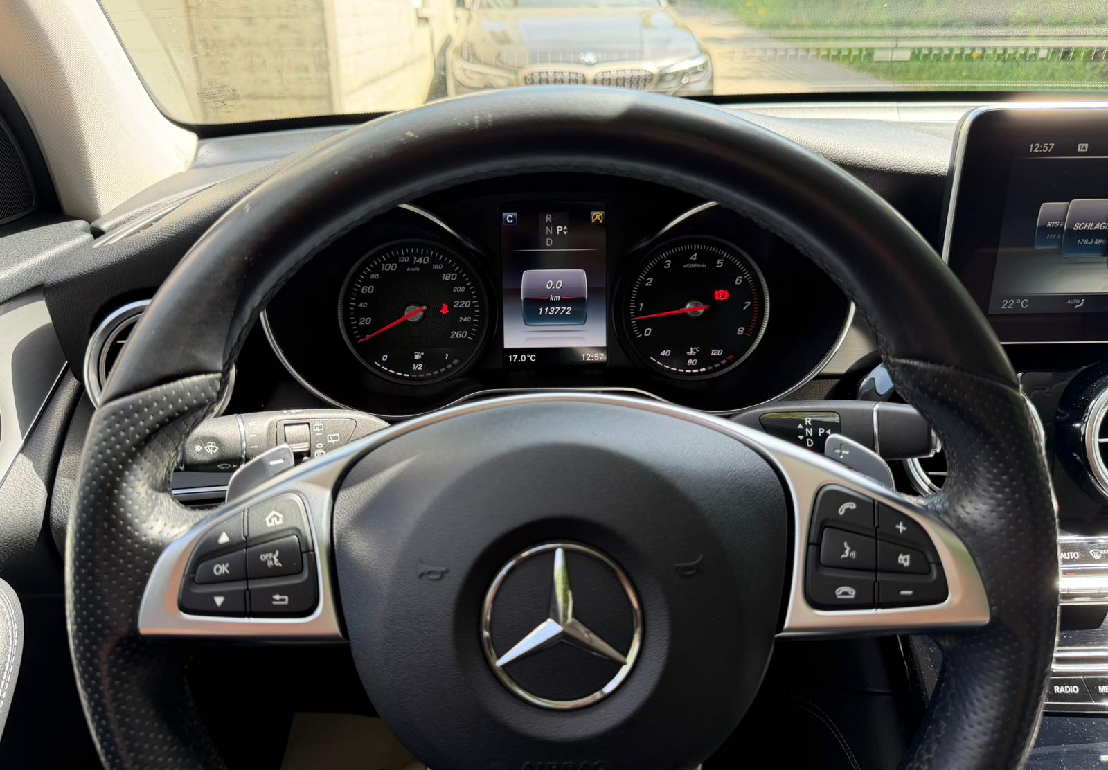 MERCEDES-BENZ GLC 250 Runout Edition 4Matic 9G-Tronic-image-23