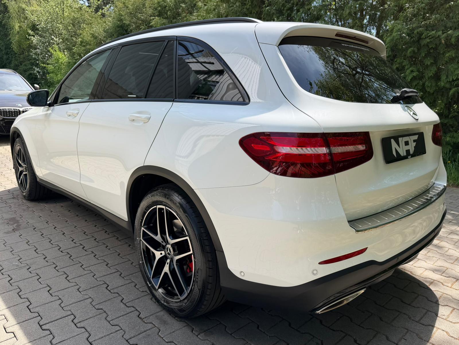 MERCEDES-BENZ GLC 250 Runout Edition 4Matic 9G-Tronic-image-2