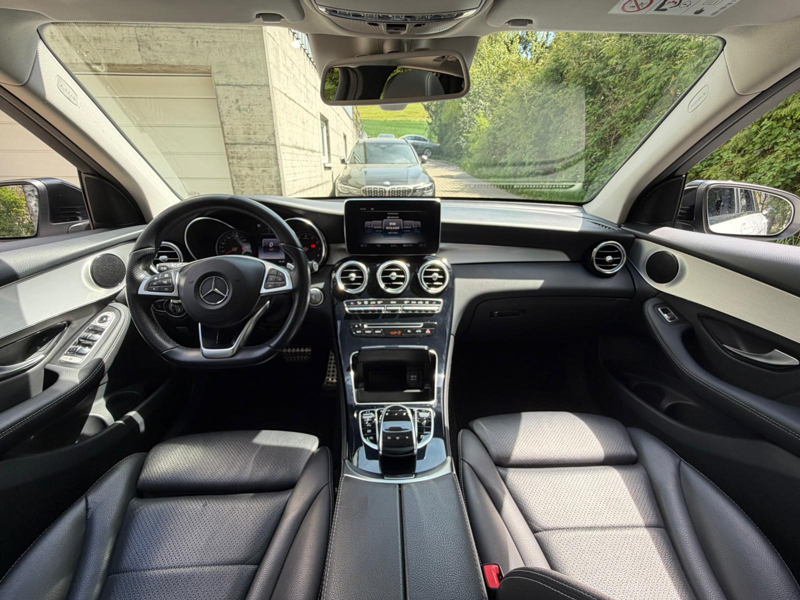 MERCEDES-BENZ GLC 250 Runout Edition 4Matic 9G-Tronic-image-19