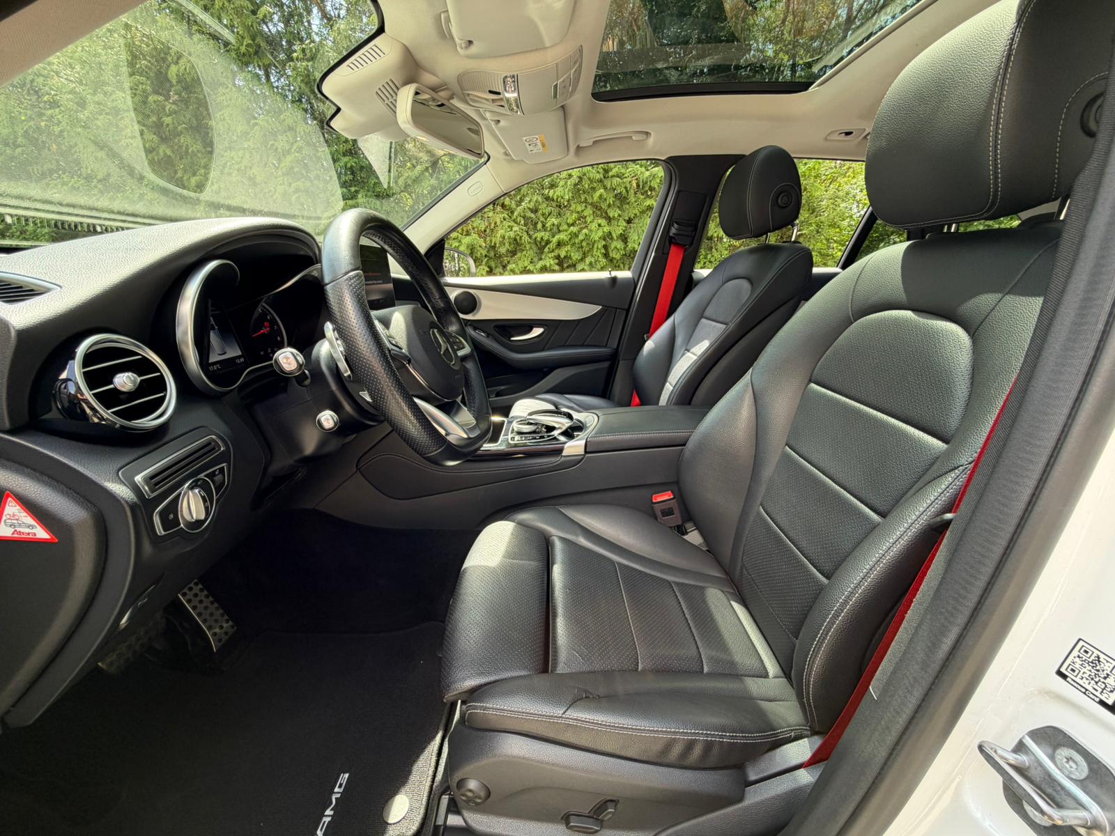 MERCEDES-BENZ GLC 250 Runout Edition 4Matic 9G-Tronic-image-9