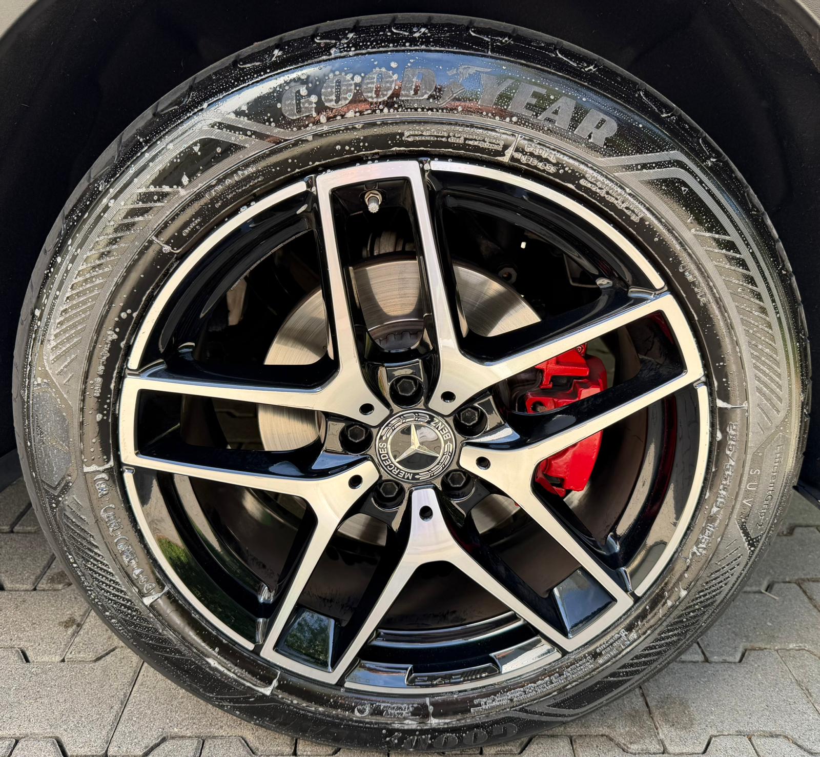 MERCEDES-BENZ GLC 250 Runout Edition 4Matic 9G-Tronic-image-8