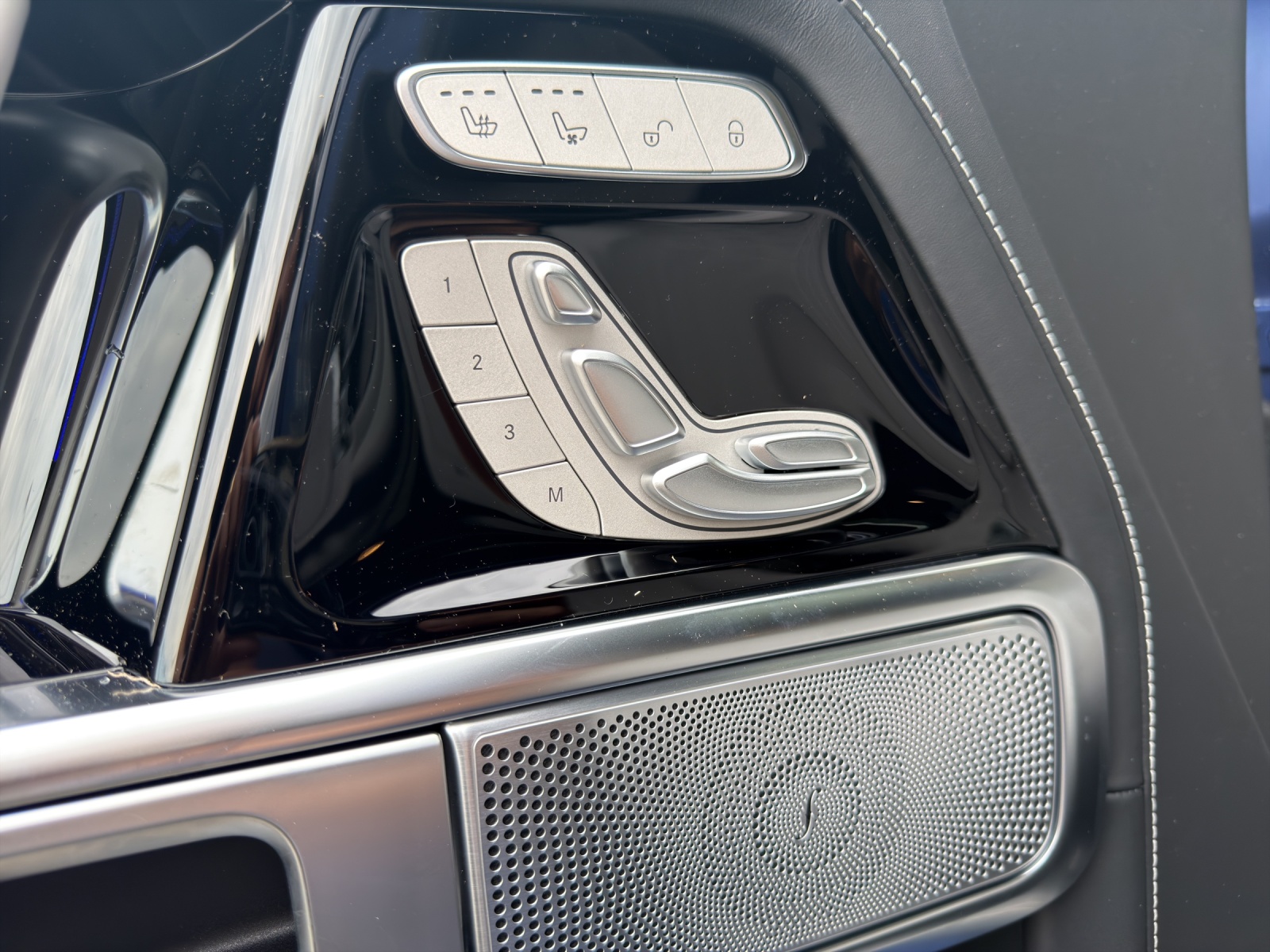 MERCEDES-BENZ G 63 AMG 9G-Tronic-image-15