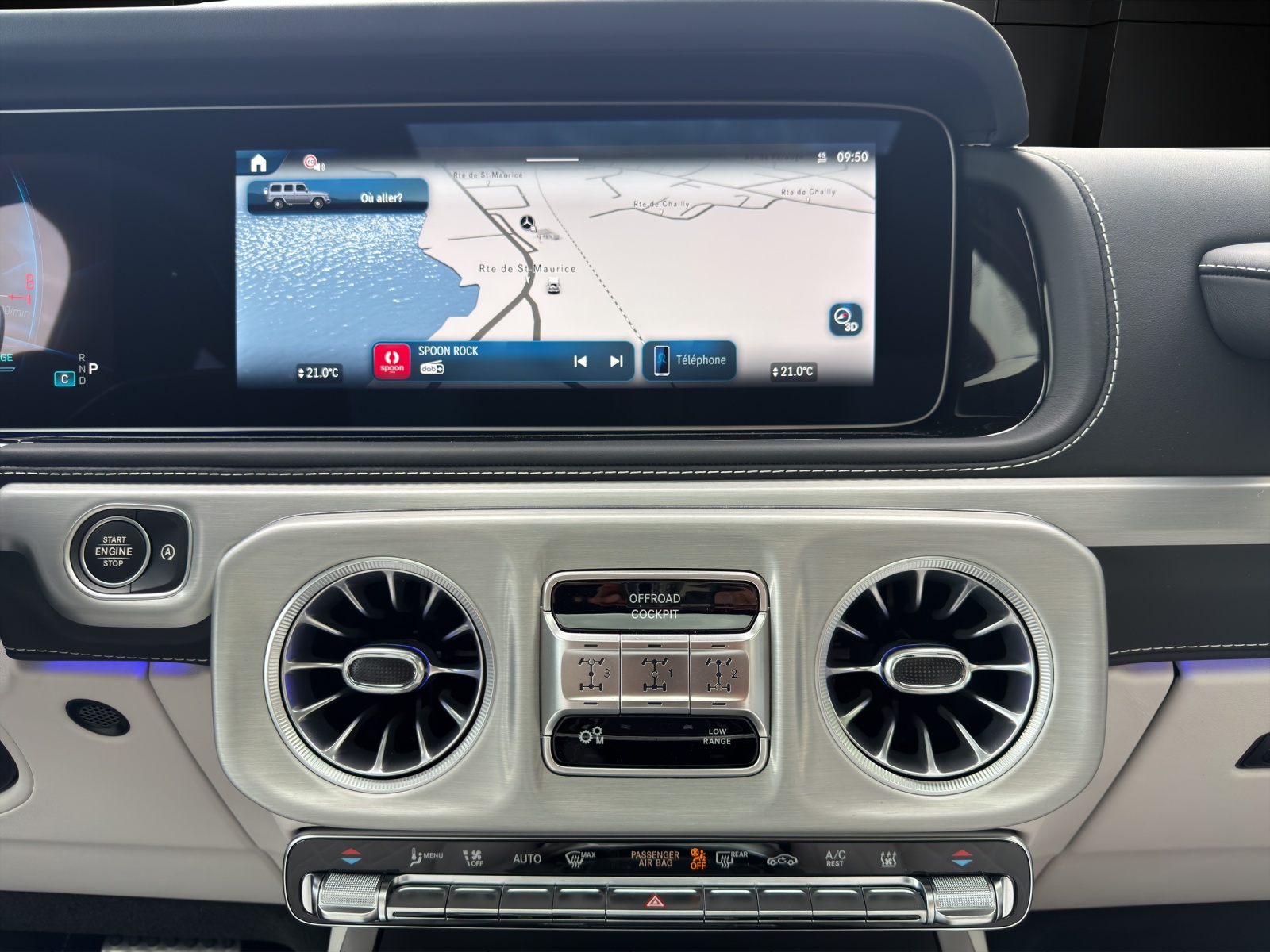 MERCEDES-BENZ G 63 AMG 9G-Tronic-image-11