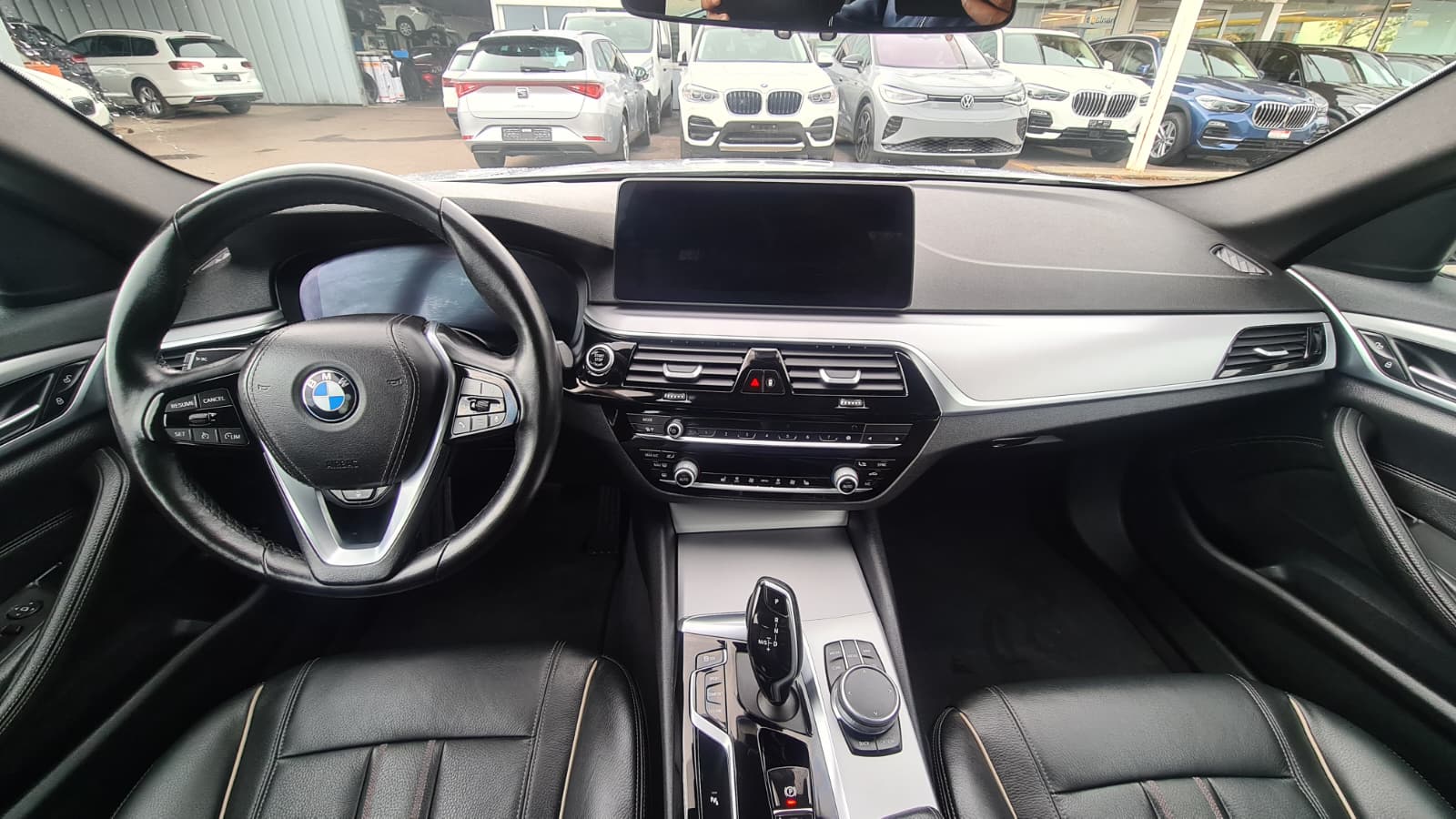 BMW 520d xDrive 48V Touring Steptronic ** Voll-Leder ** Gr-Navi ** RF-Kamera ** Lenkrad-Heizung ** Sitzheizung ** Ab MFK & Service-image-13