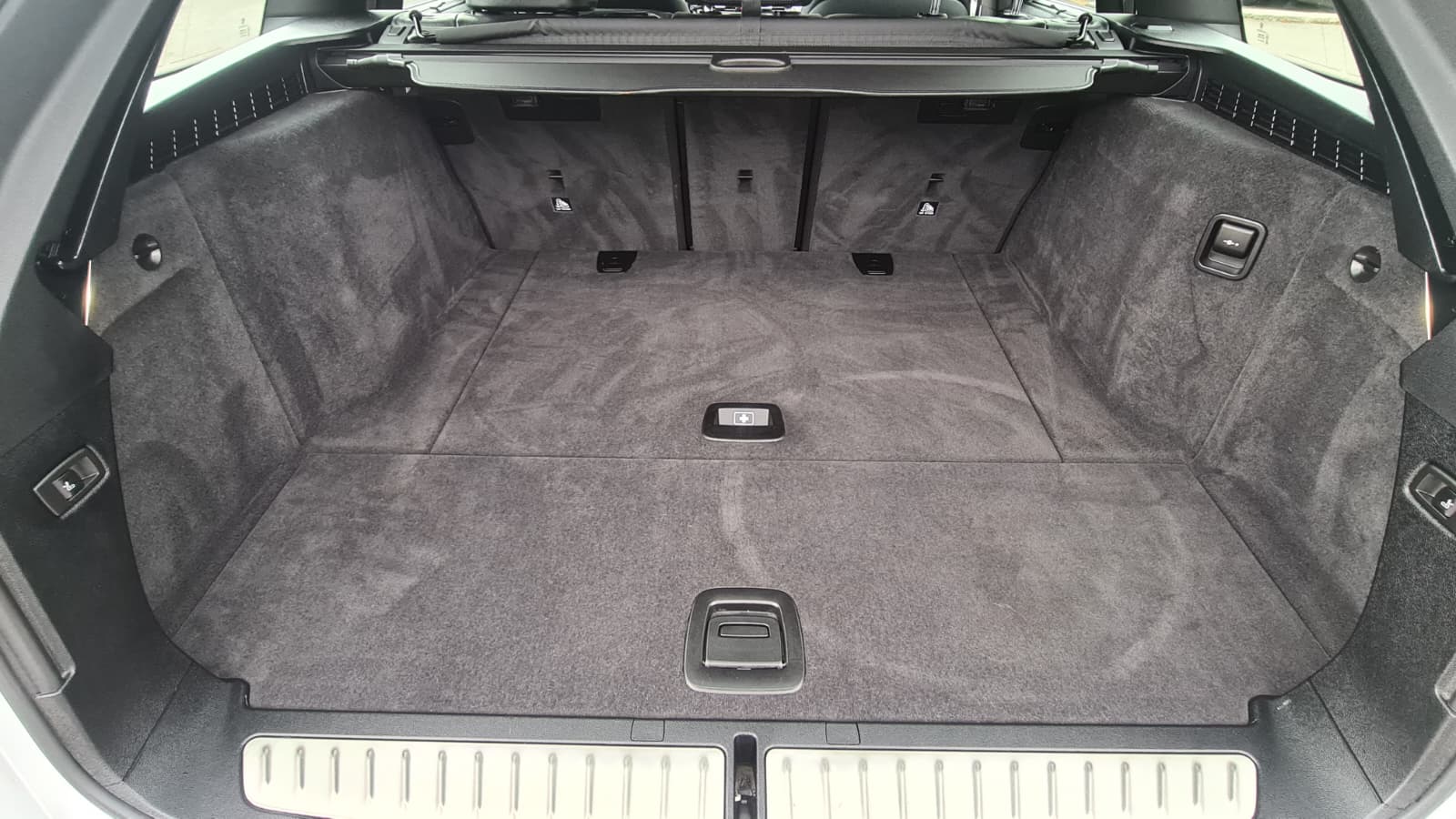 BMW 520d xDrive 48V Touring Steptronic ** Voll-Leder ** Gr-Navi ** RF-Kamera ** Lenkrad-Heizung ** Sitzheizung ** Ab MFK & Service-image-7