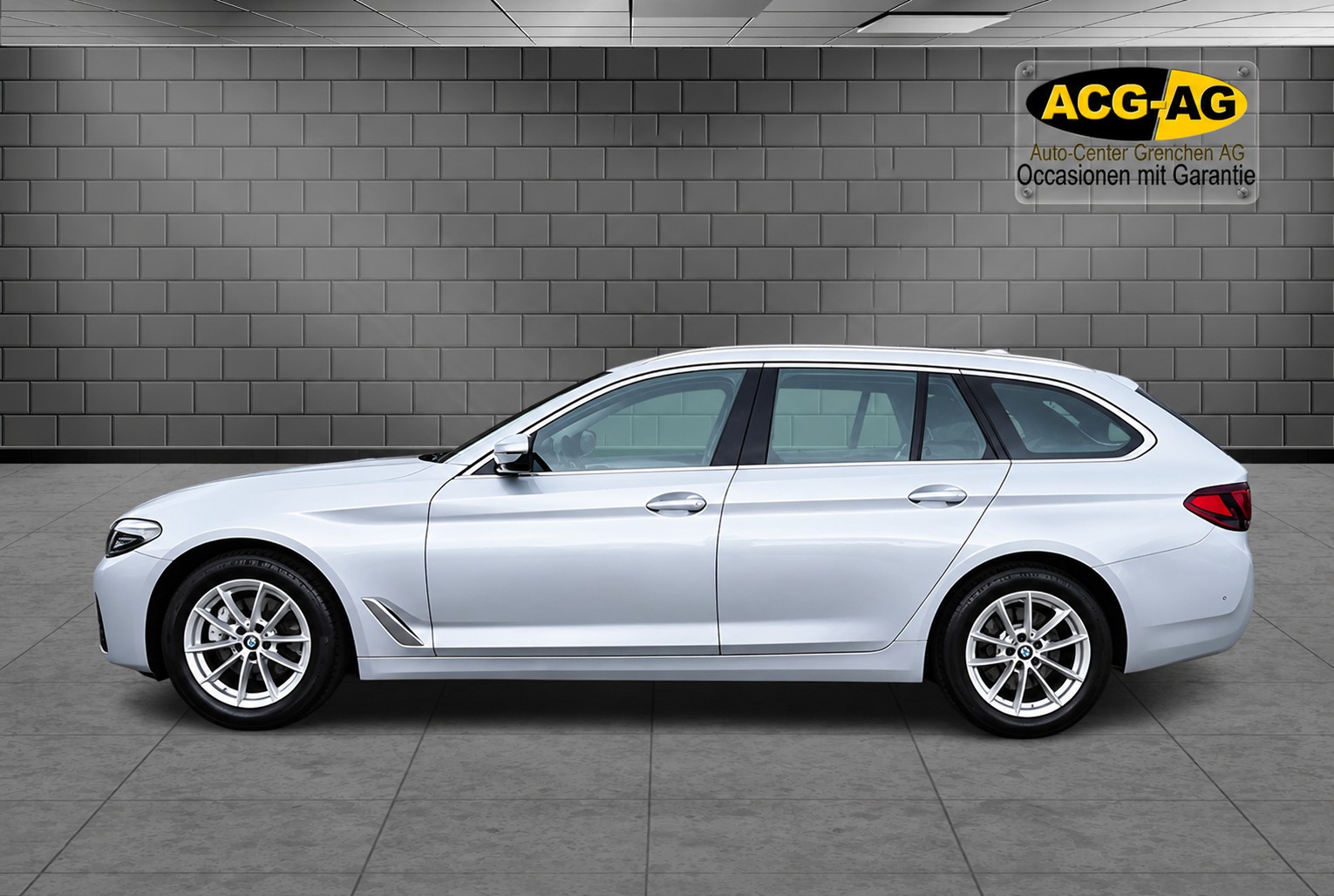 BMW 520d xDrive 48V Touring Steptronic ** Voll-Leder ** Gr-Navi ** RF-Kamera ** Lenkrad-Heizung ** Sitzheizung ** Ab MFK & Service-image-3