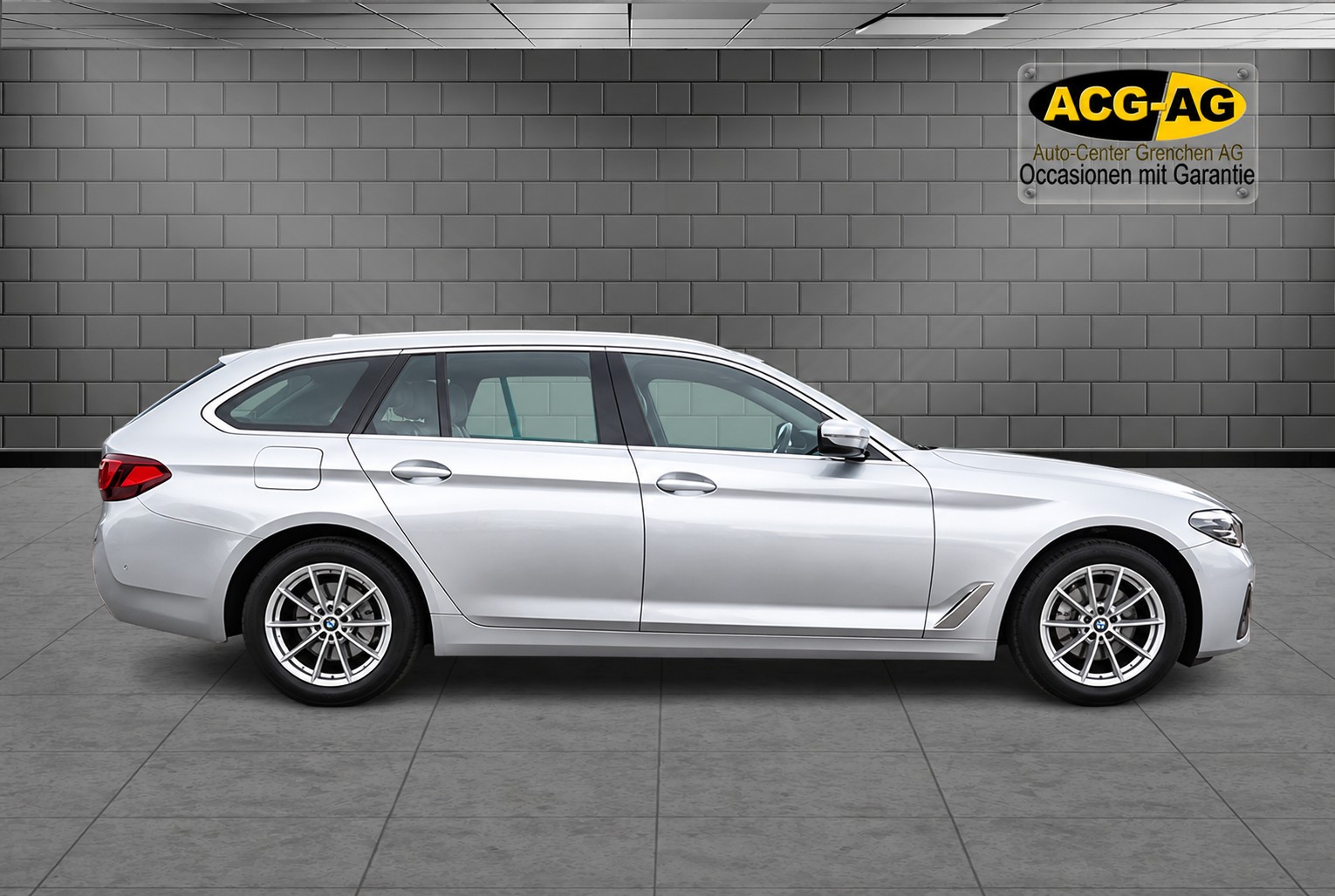 BMW 520d xDrive 48V Touring Steptronic ** Voll-Leder ** Gr-Navi ** RF-Kamera ** Lenkrad-Heizung ** Sitzheizung ** Ab MFK & Service-image-5