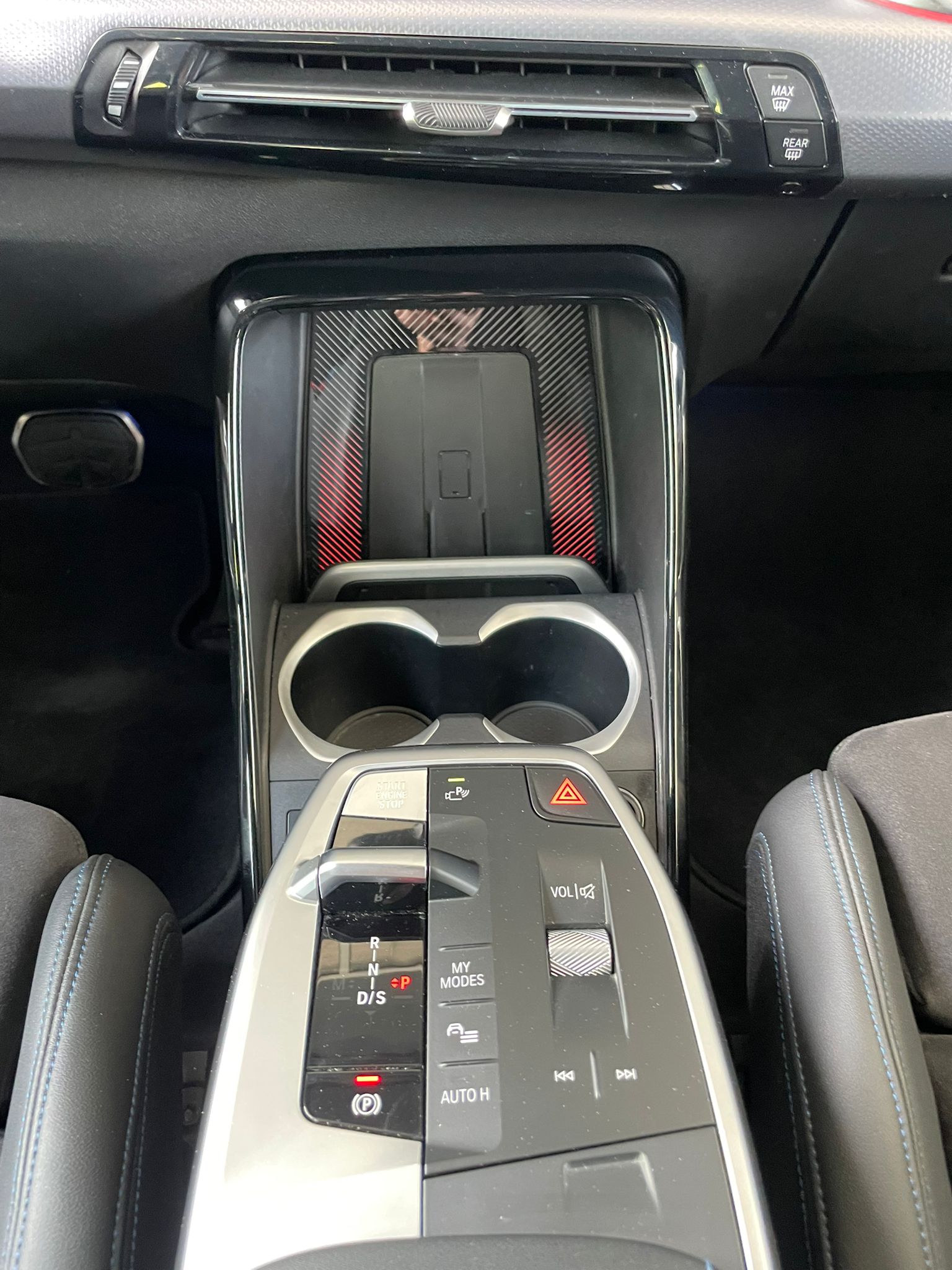 BMW X1 25e xDrive paddles-image-9