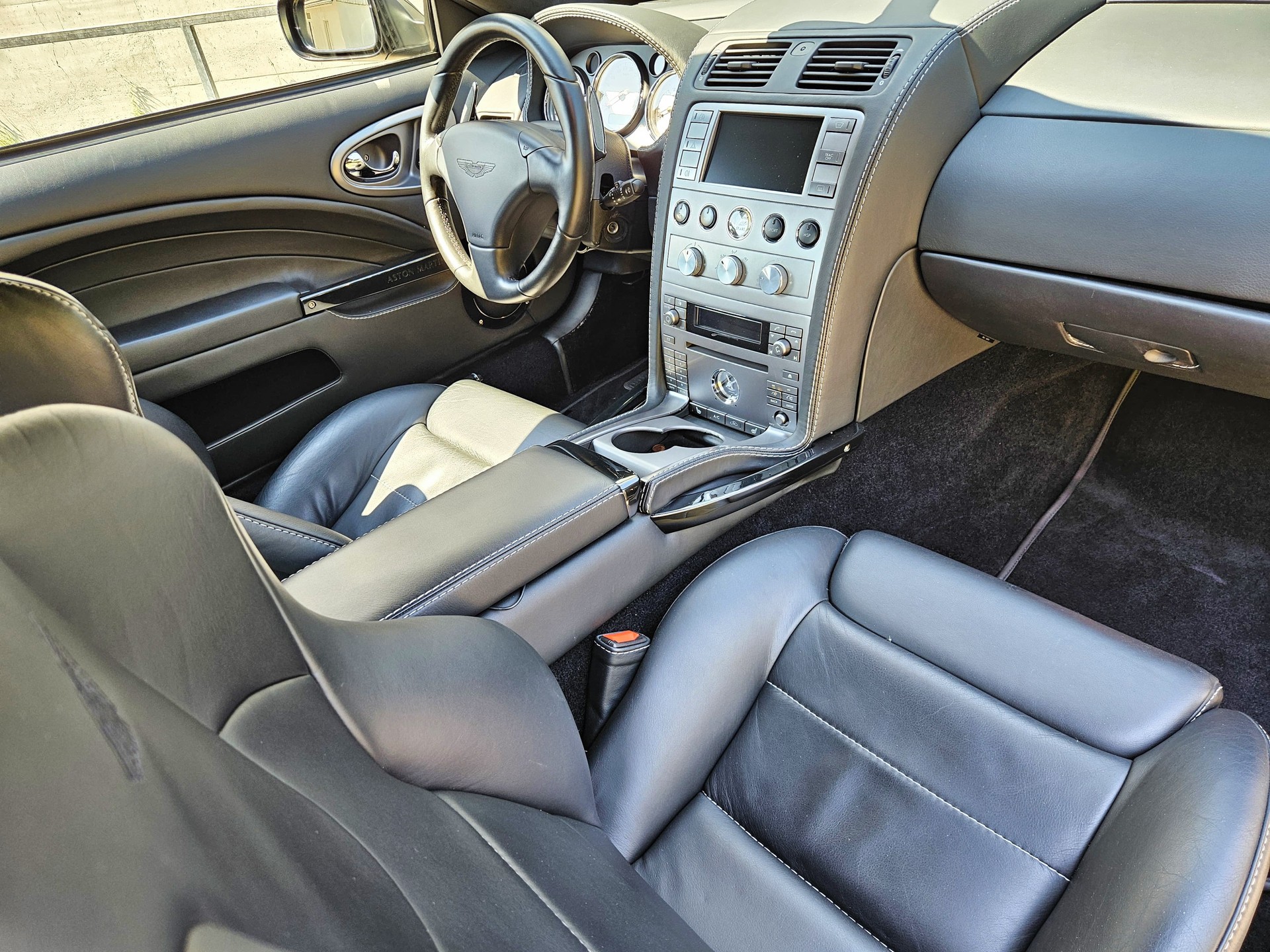 ASTON MARTIN Vanquish S Ultimate 17/50-image-10