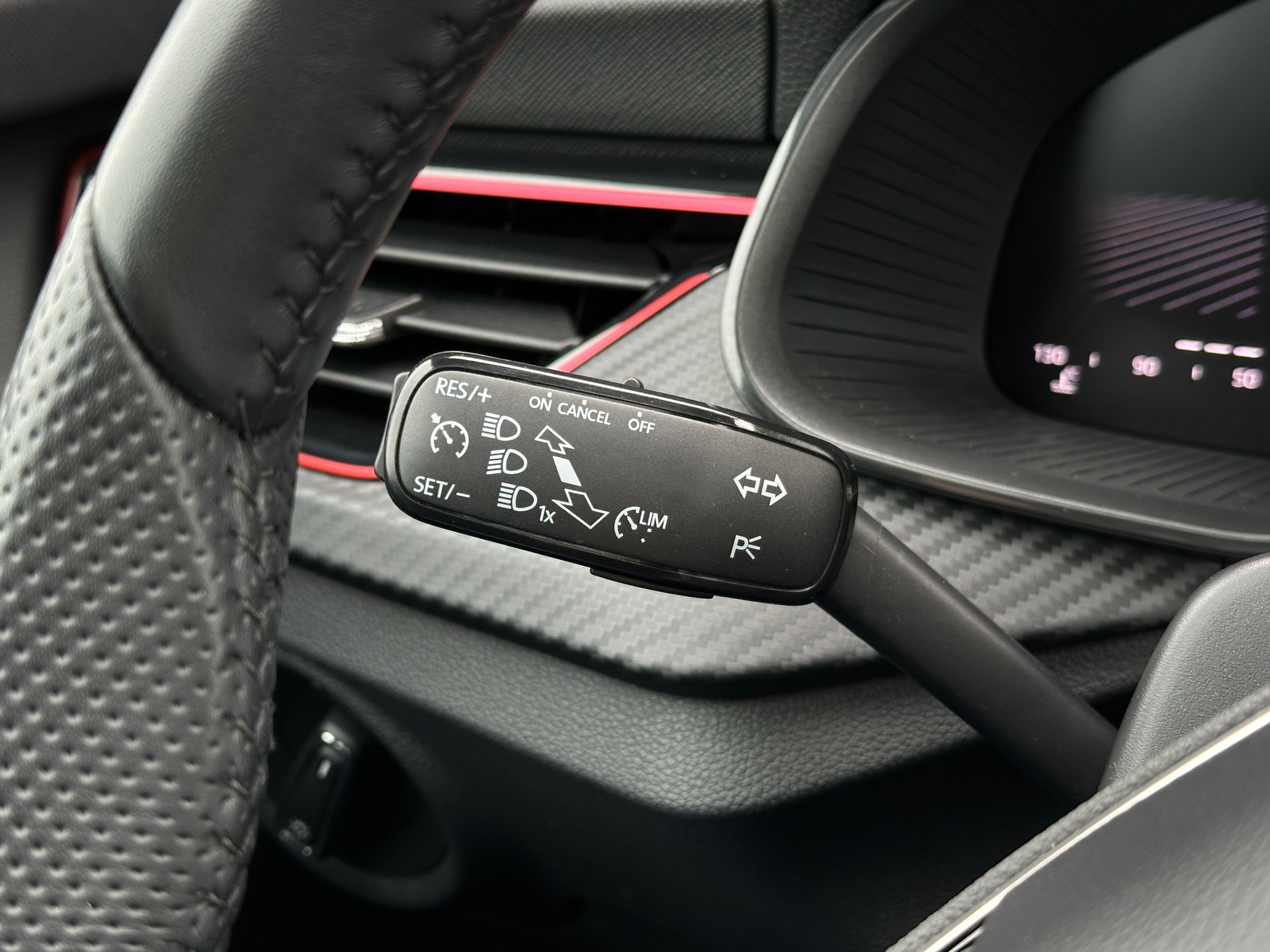 SKODA Kamiq 1.5 TSI Monte Carlo DSG-image-22