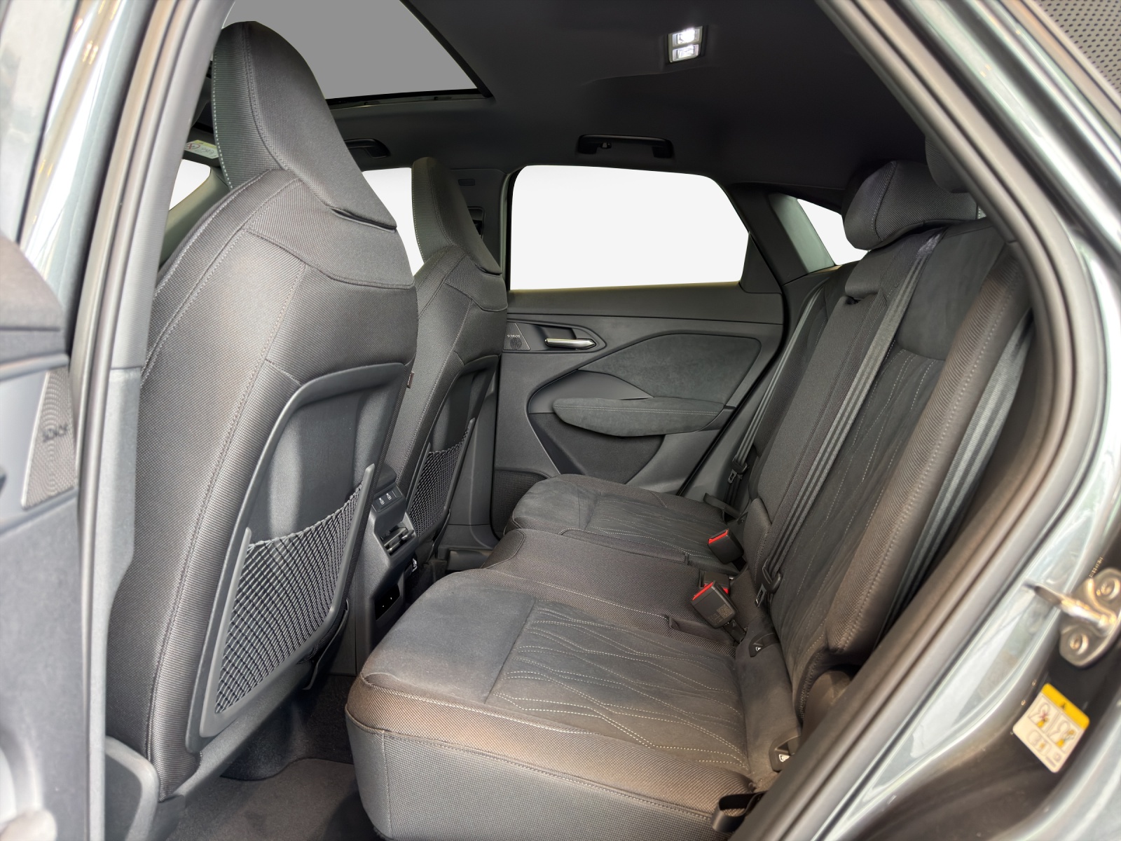 AUDI Q3 Sportback e-hybrid 200 kW S tronig-image-11