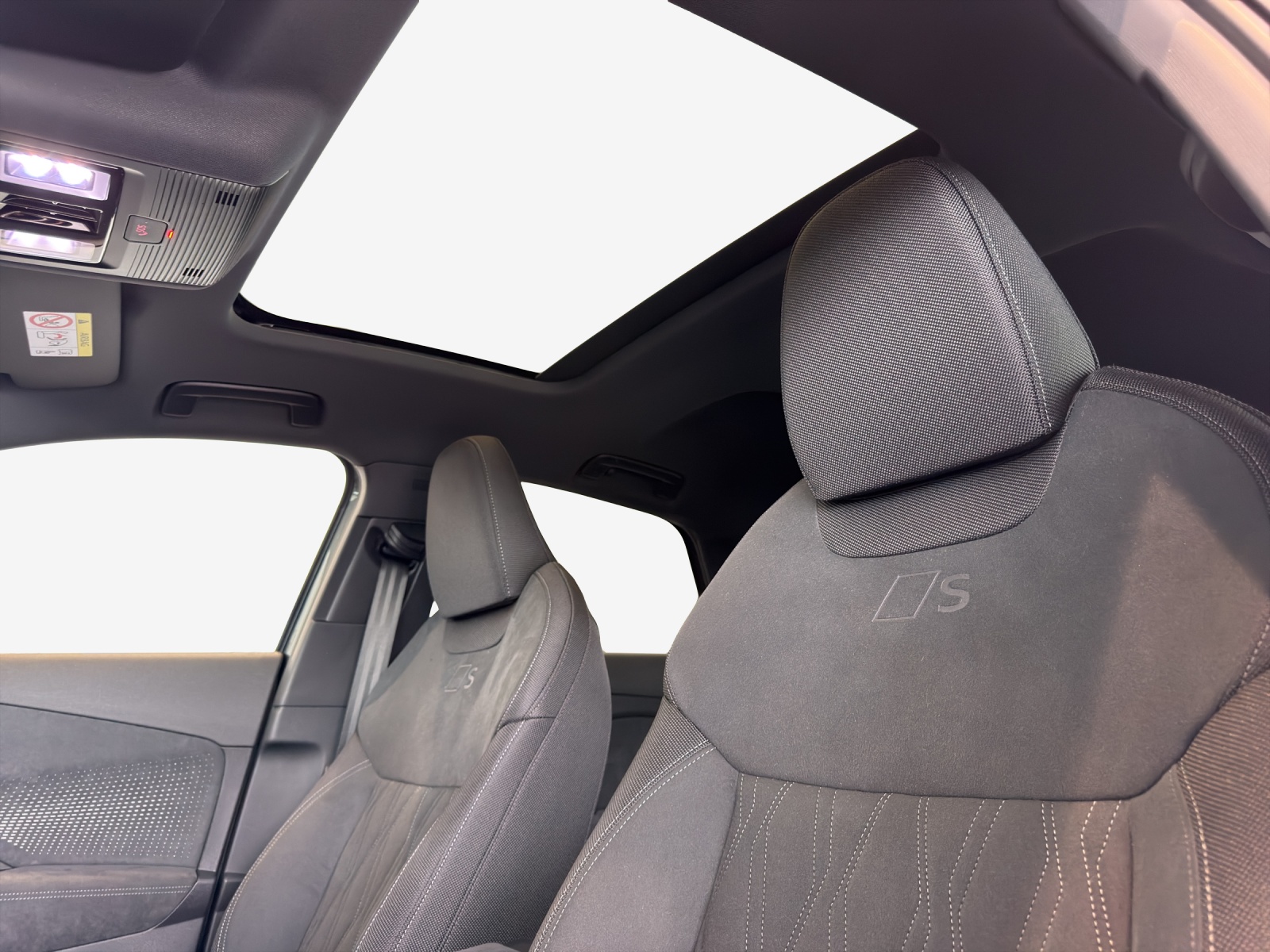 AUDI Q3 Sportback e-hybrid 200 kW S tronig-image-14