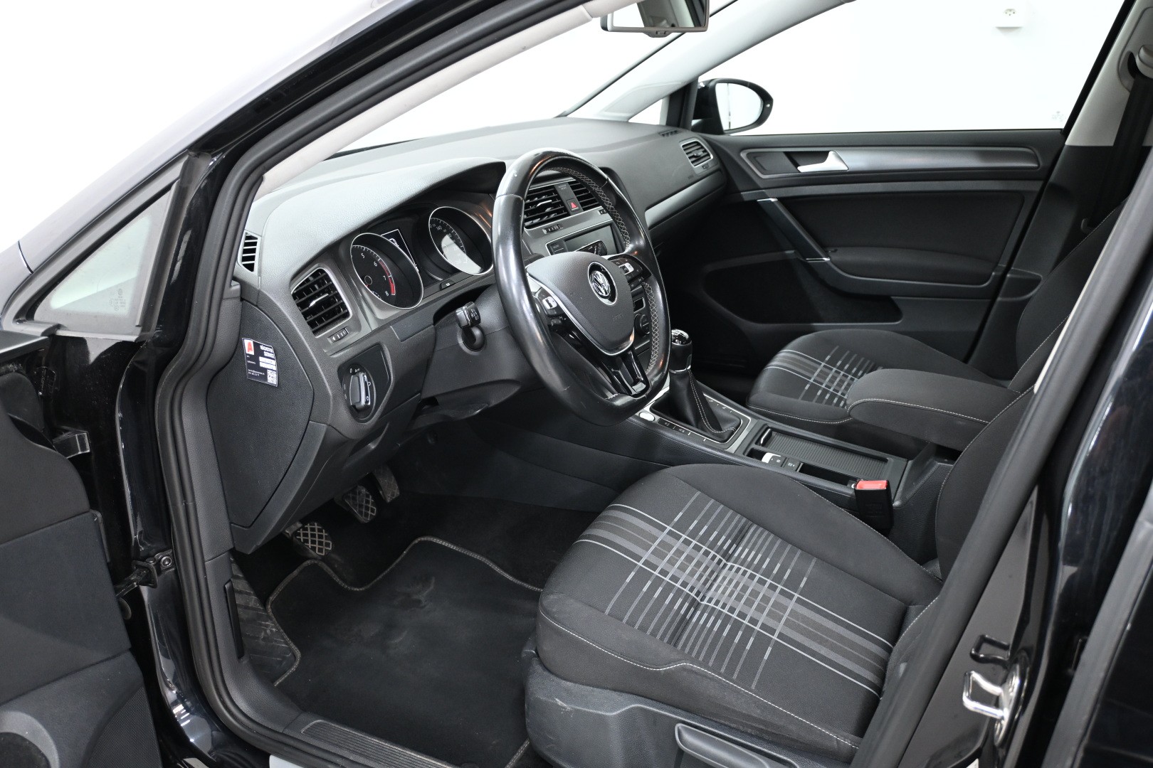 VW Golf 1.4 TSI Lounge-image-4