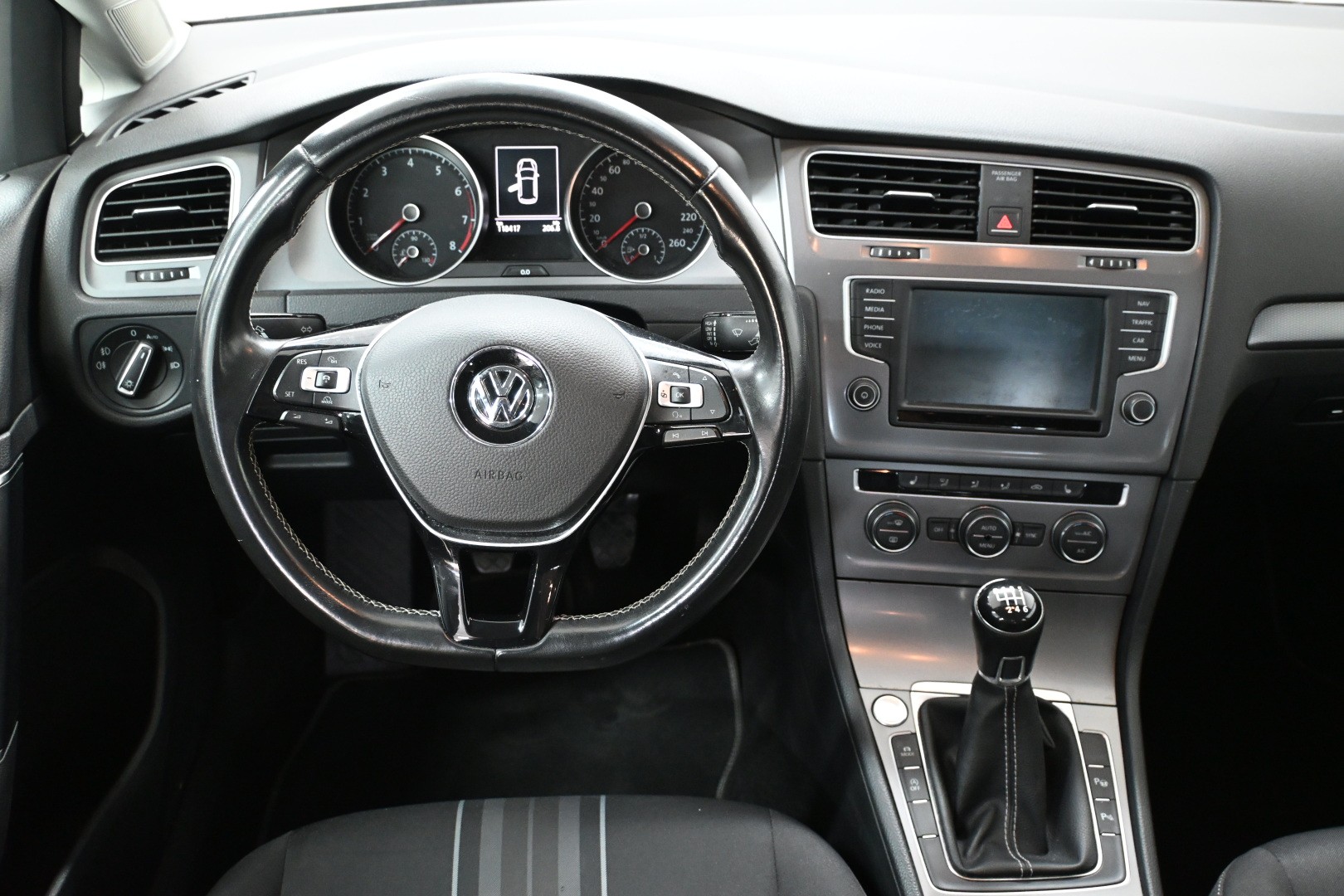 VW Golf 1.4 TSI Lounge-image-6