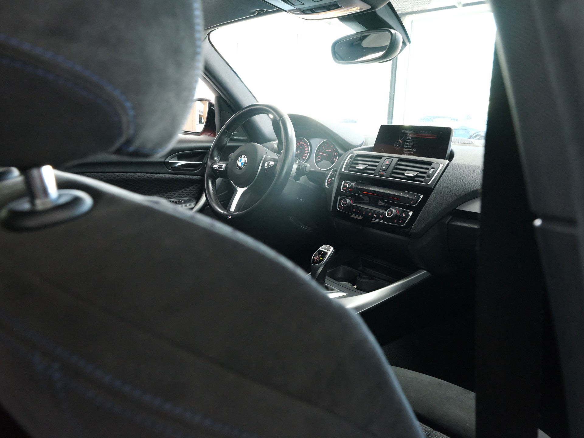 BMW M135i Steptronic *Sportabgassanlage* M Performance* *Individual*-image-23