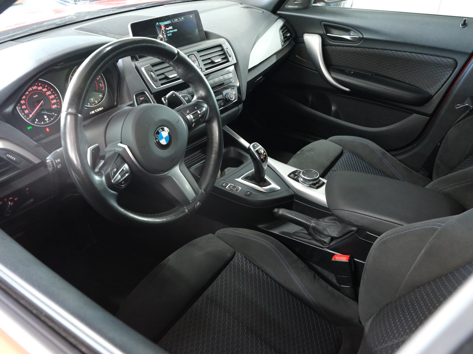 BMW M135i Steptronic *Sportabgassanlage* M Performance* *Individual*-image-19
