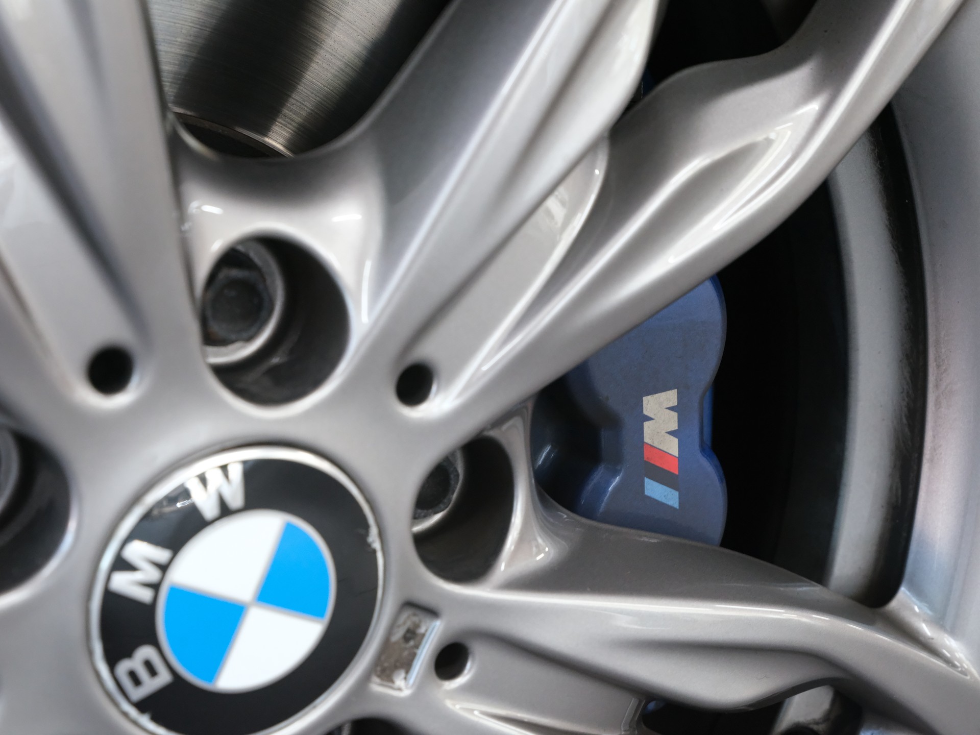 BMW M135i Steptronic *Sportabgassanlage* M Performance* *Individual*-image-12