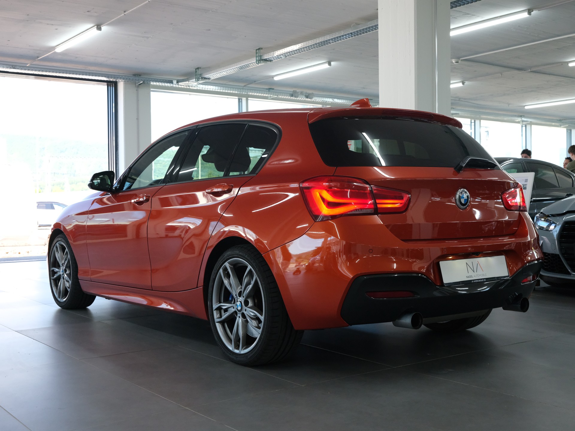 BMW M135i Steptronic *Sportabgassanlage* M Performance* *Individual*-image-5