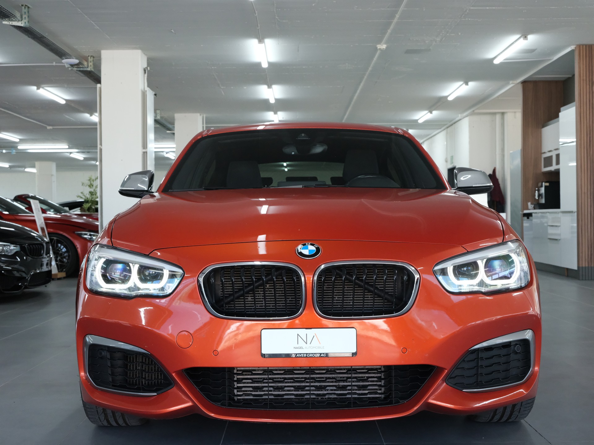 BMW M135i Steptronic *Sportabgassanlage* M Performance* *Individual*-image-8