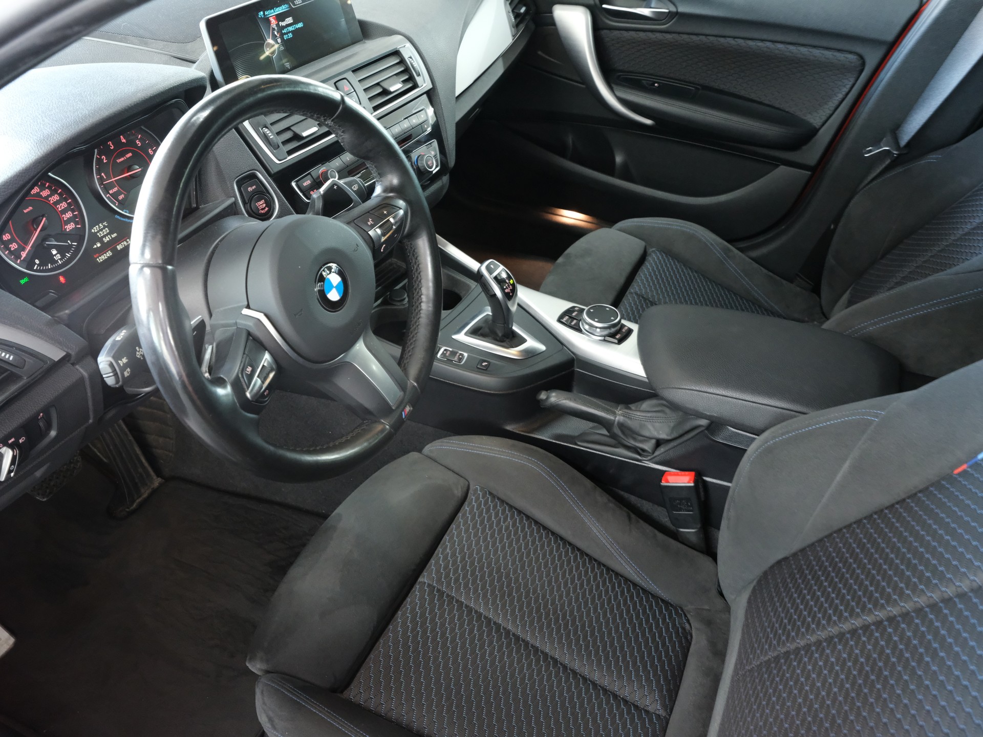 BMW M135i Steptronic *Sportabgassanlage* M Performance* *Individual*-image-15