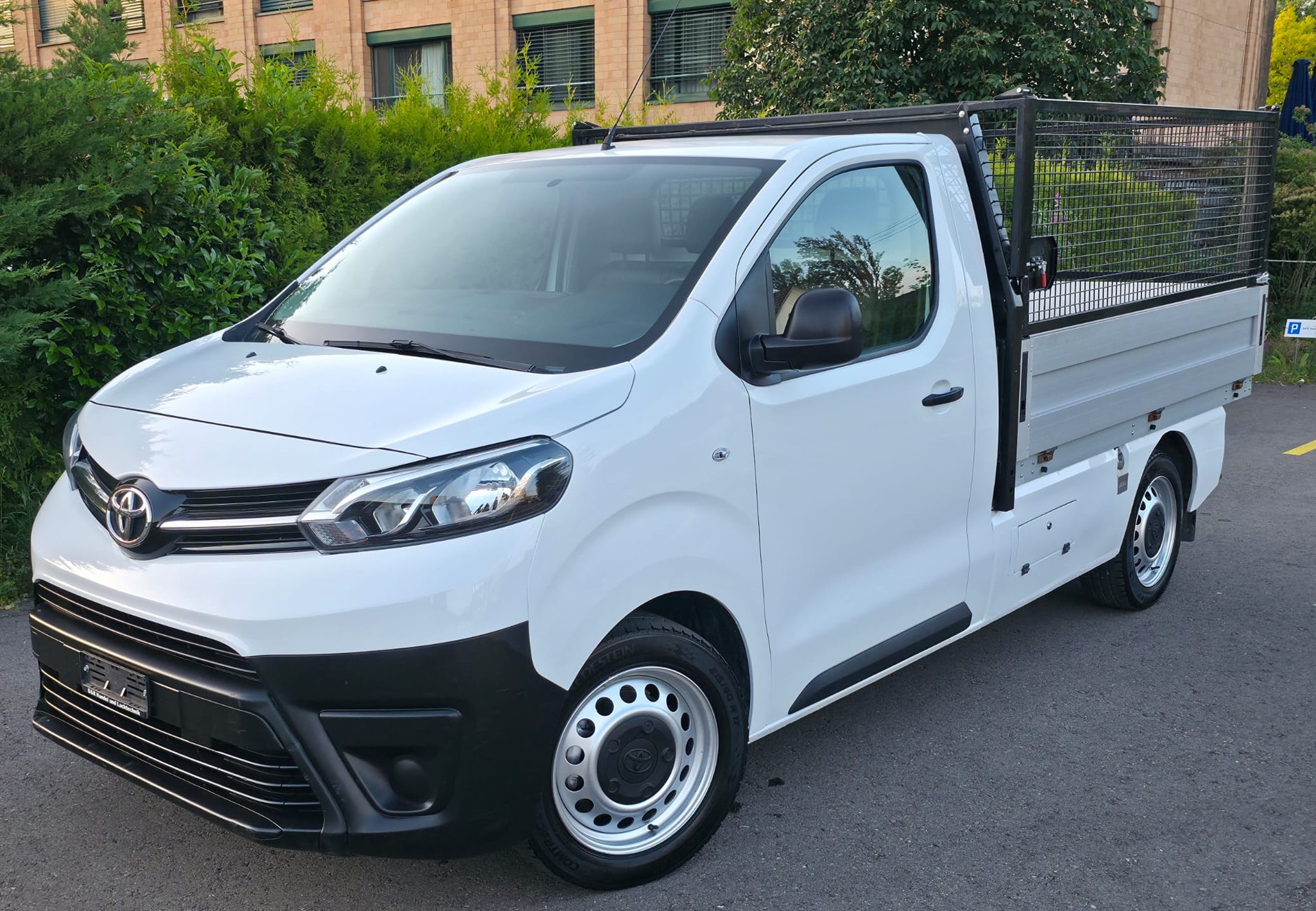 TOYOTA Proace 2.0D Chassis M Terra-image-1