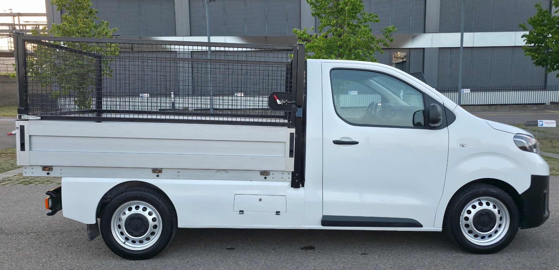 TOYOTA Proace 2.0D Chassis M Terra-image-3