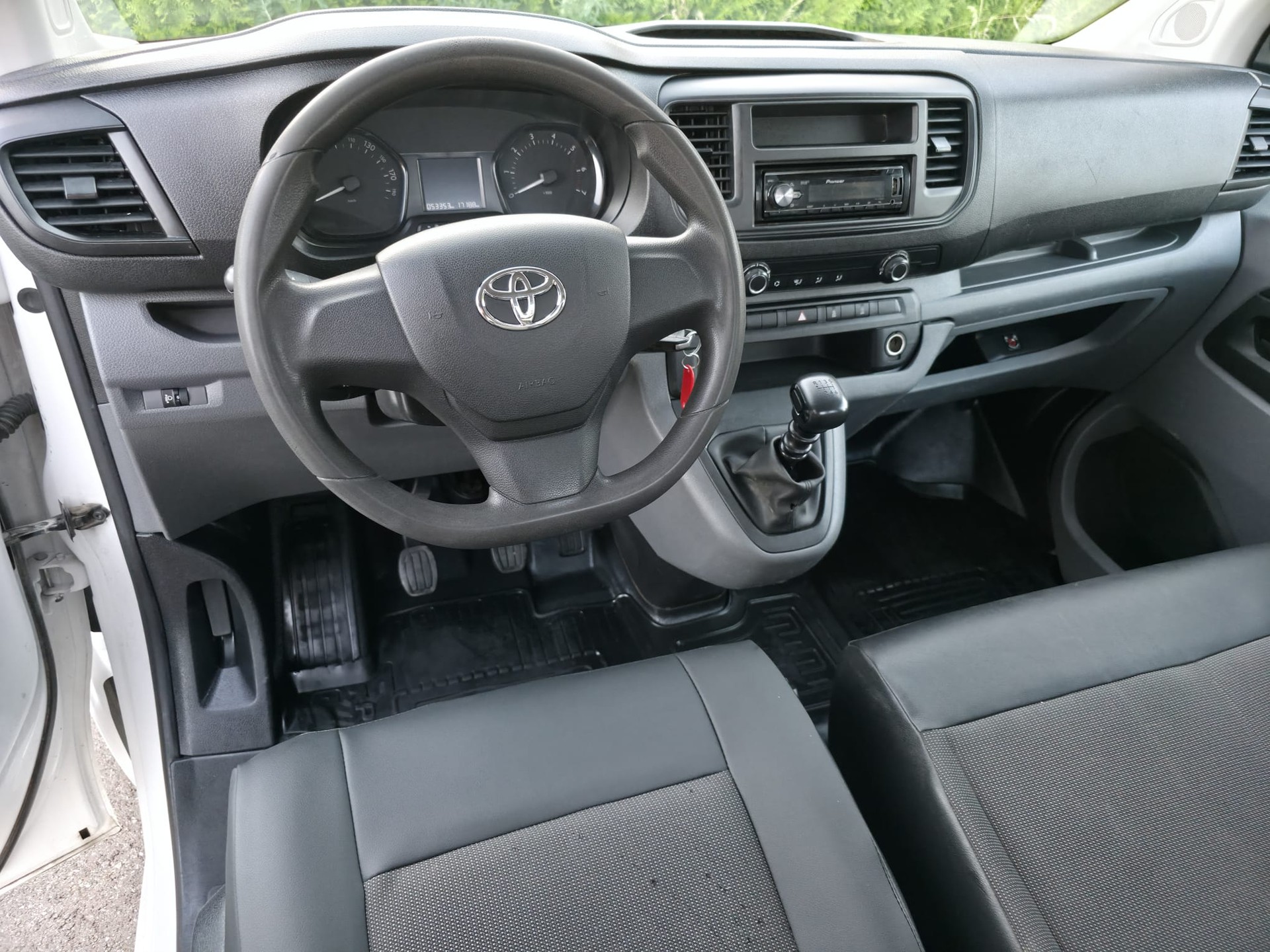 TOYOTA Proace 2.0D Chassis M Terra-image-8