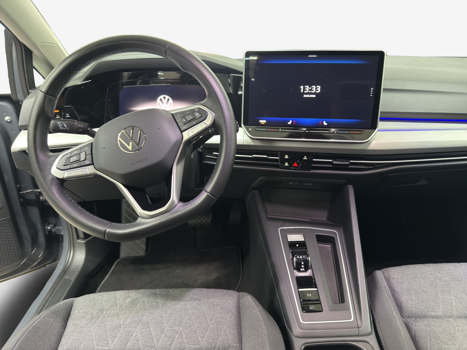 VW Golf 1.5 e TSI mHEV Life DSG-image-8