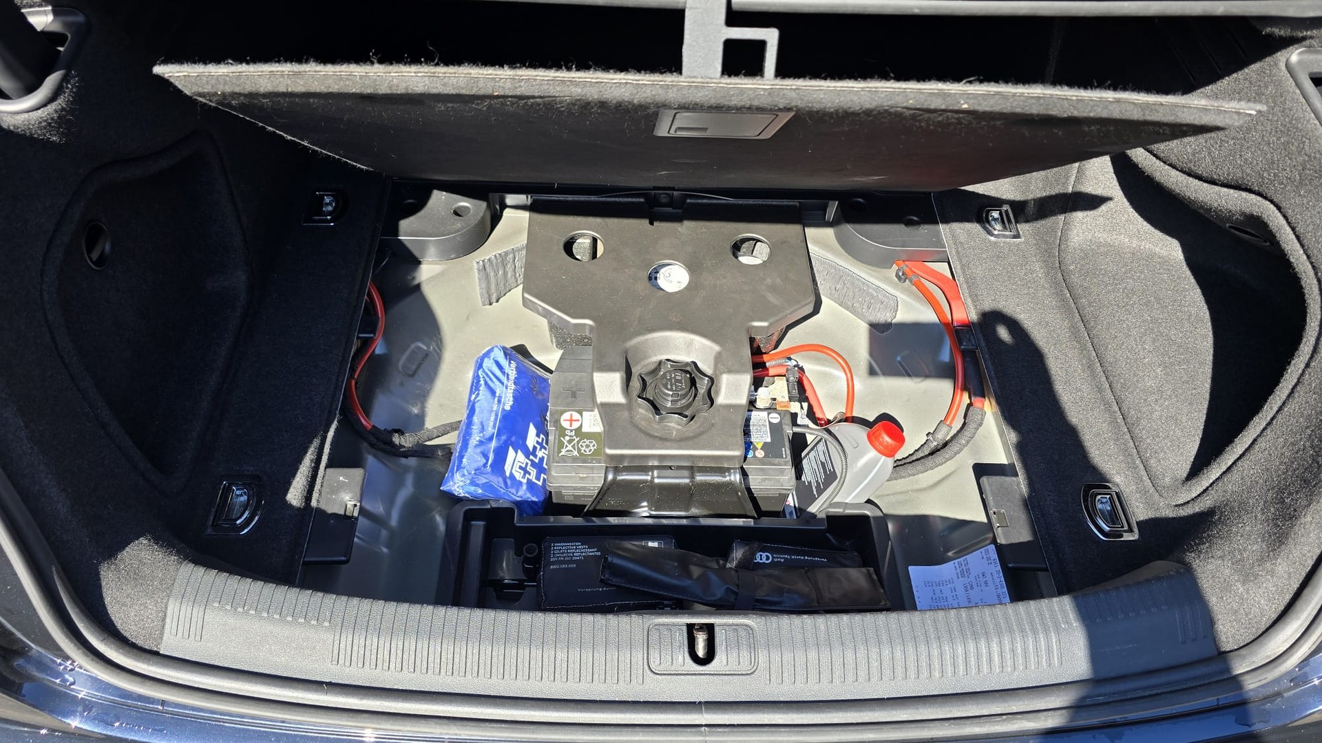 AUDI A4 Limousine 2.0 TFSI Sport quattro S-tronic-image-13