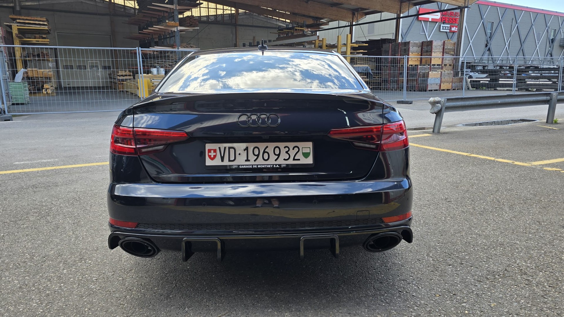 AUDI A4 Limousine 2.0 TFSI Sport quattro S-tronic-image-4