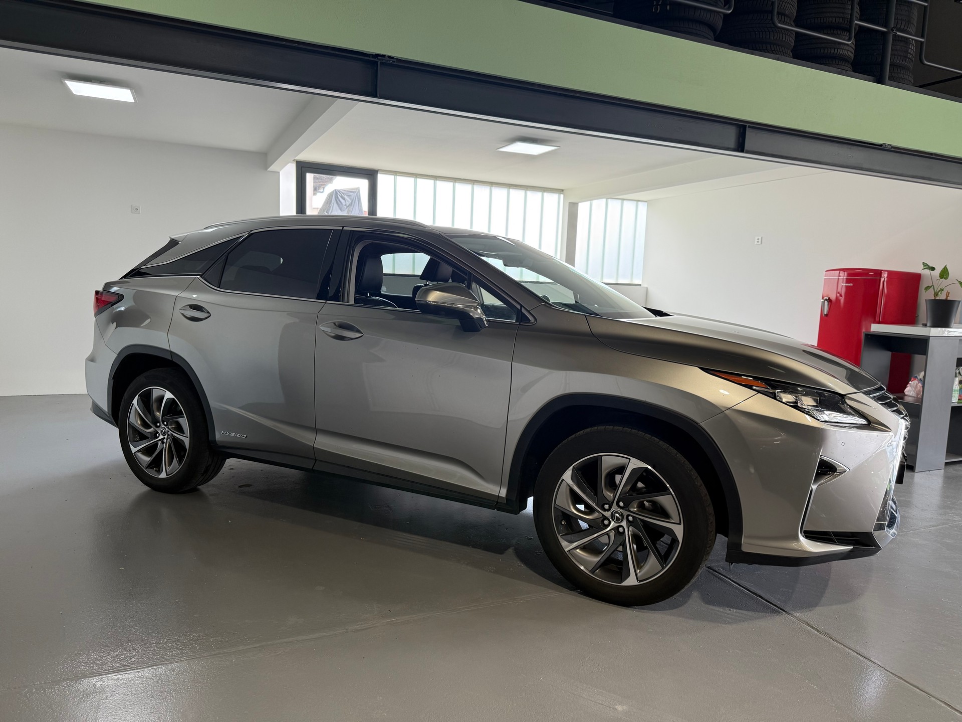 LEXUS RX 450h excellence AWD CVT mit Anhängerkupplung-image-1