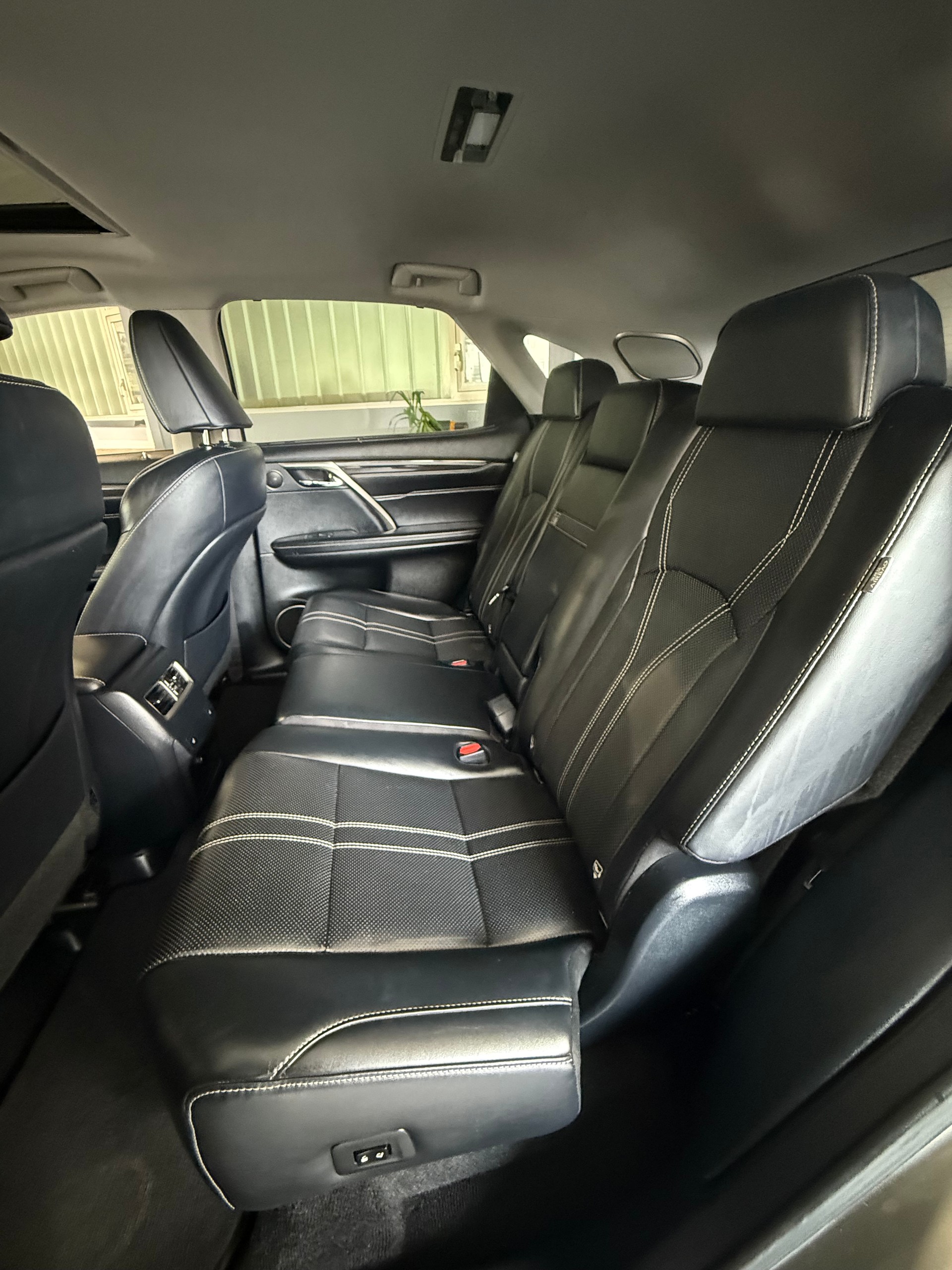 LEXUS RX 450h excellence AWD CVT mit Anhängerkupplung-image-8