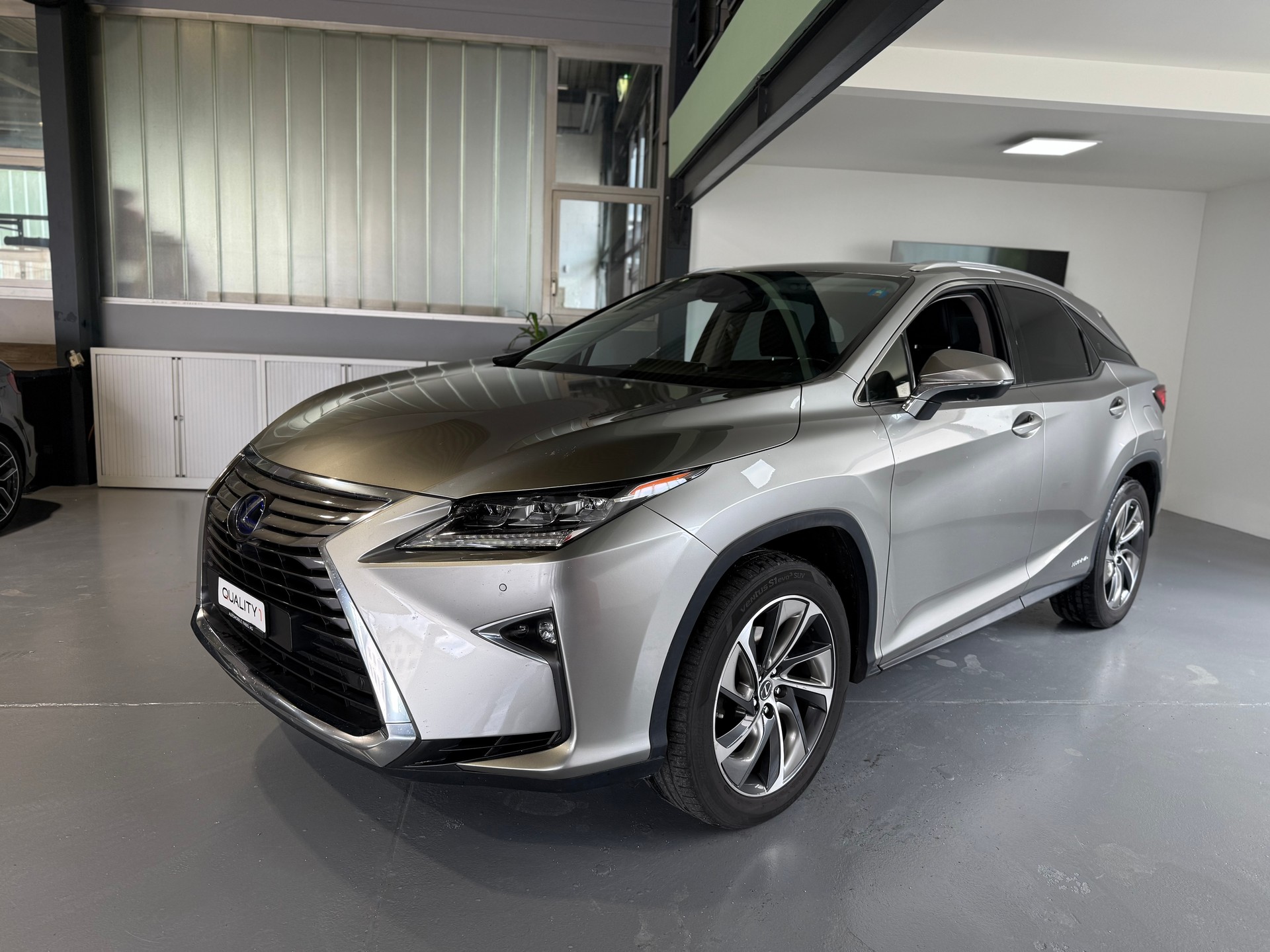 LEXUS RX 450h excellence AWD CVT mit Anhängerkupplung-image-2