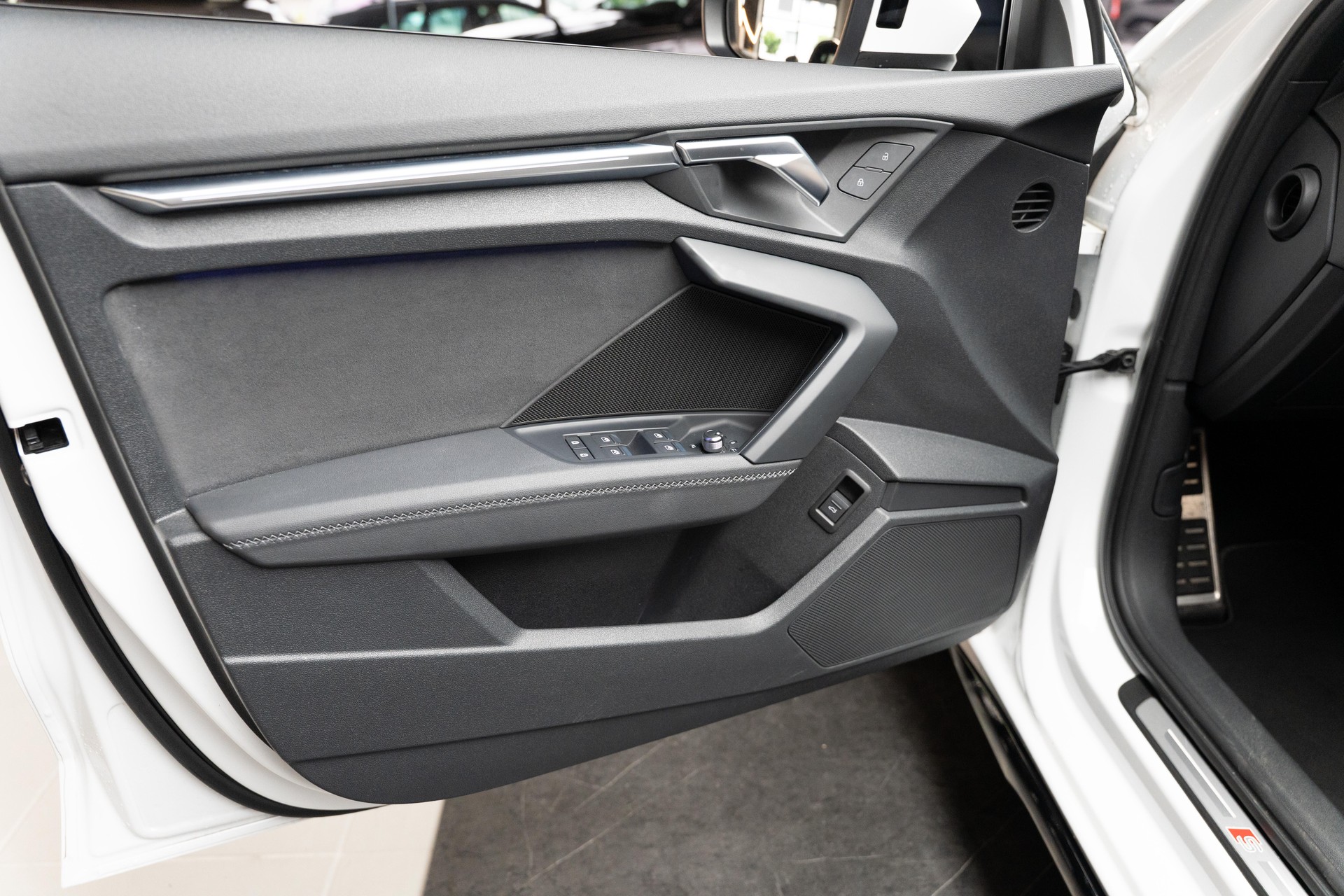 AUDI A3 Sportback 35 TFSI S line Attraction S-tronic-image-21