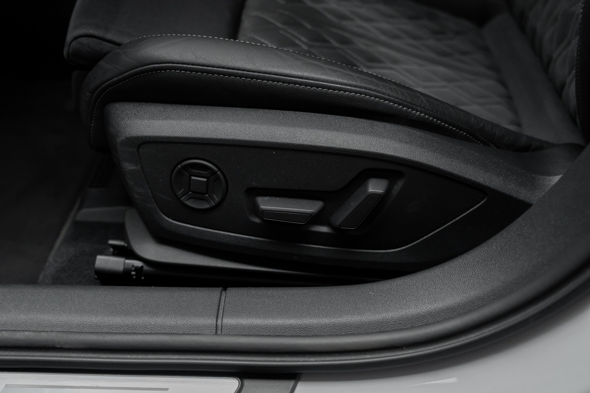 AUDI A3 Sportback 35 TFSI S line Attraction S-tronic-image-23