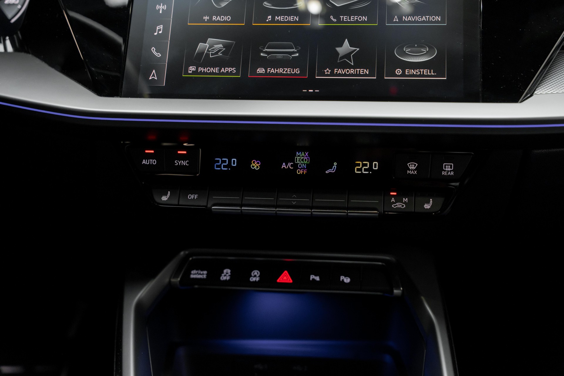 AUDI A3 Sportback 35 TFSI S line Attraction S-tronic-image-11