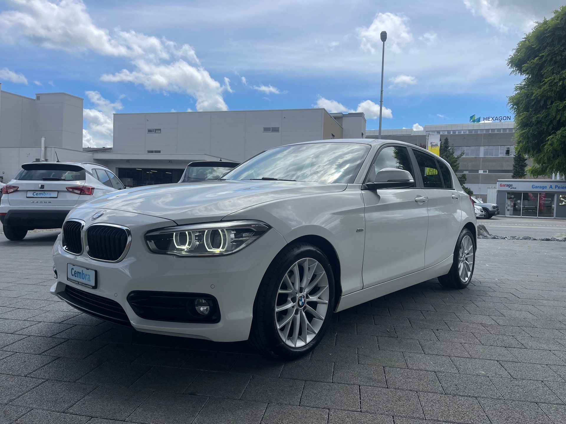 BMW 118i Sport Line Steptronic-image-0