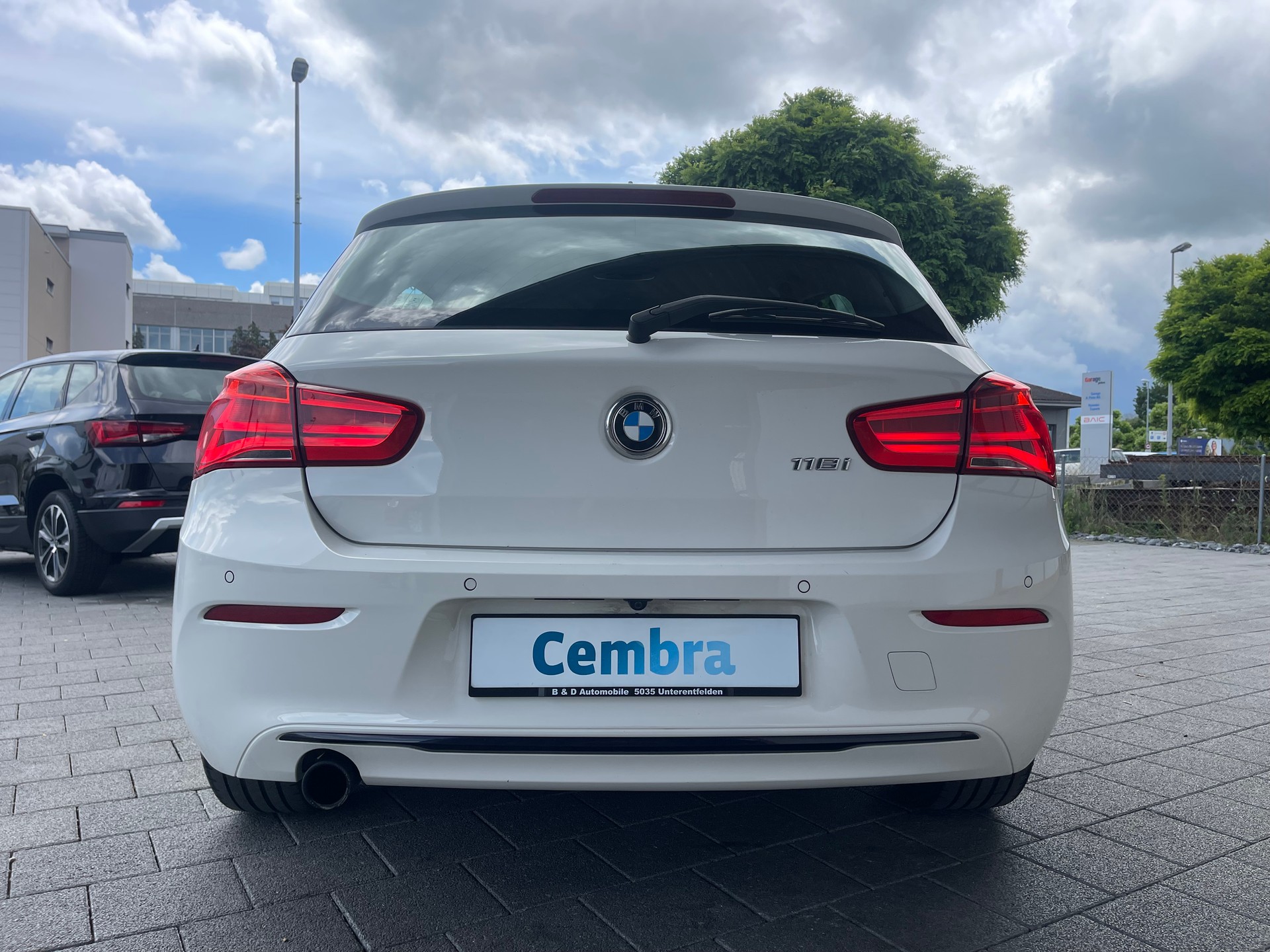 BMW 118i Sport Line Steptronic-image-15