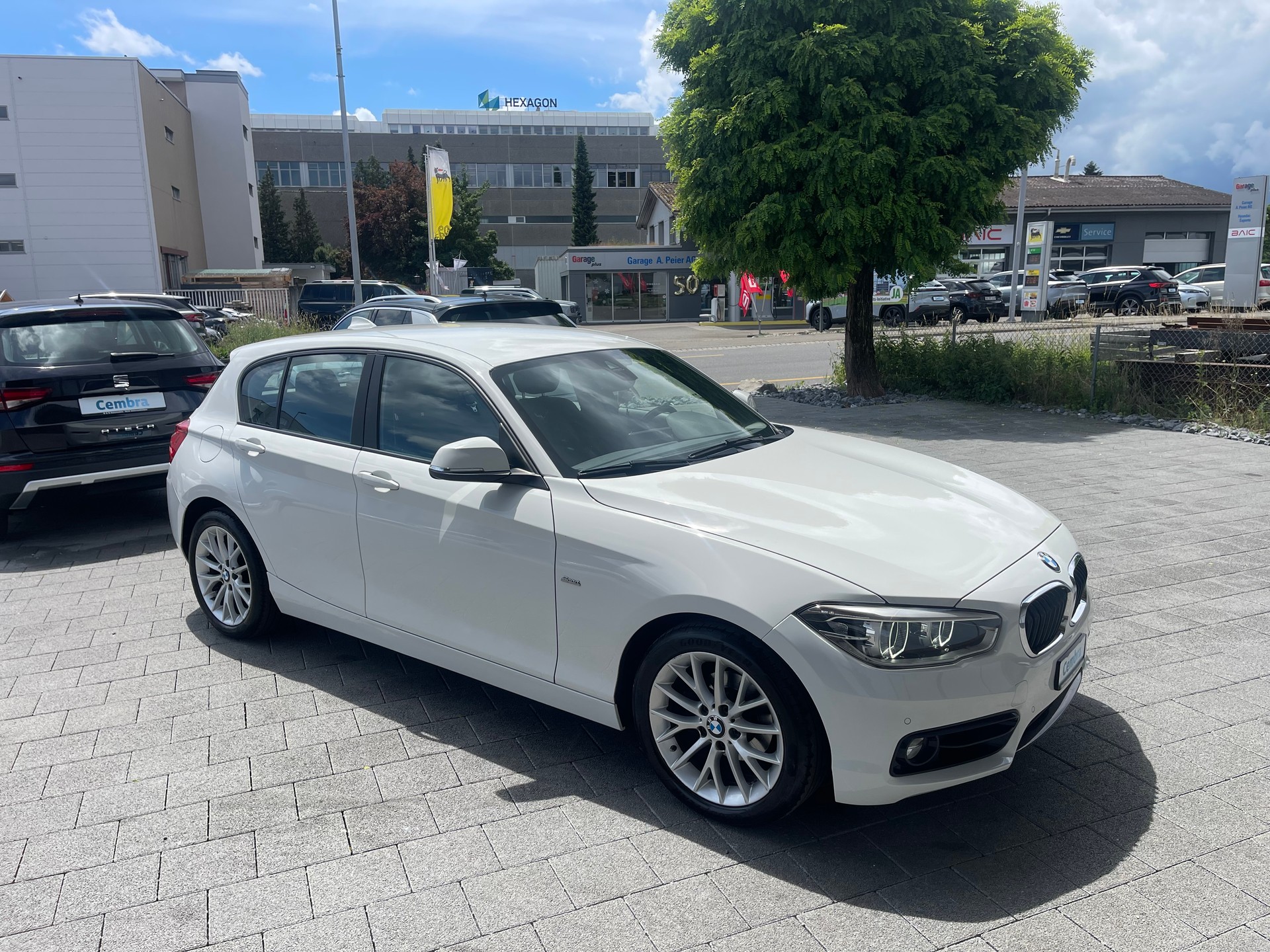BMW 118i Sport Line Steptronic-image-3