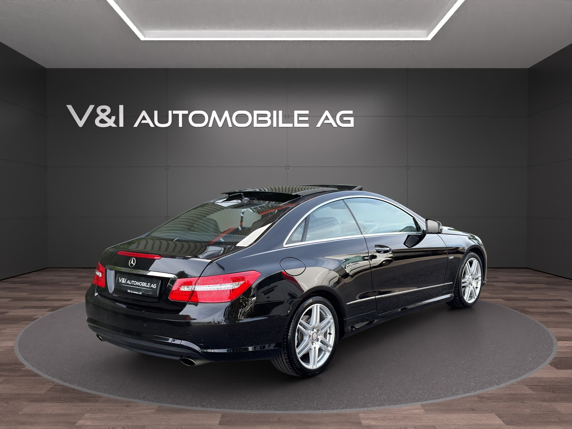 MERCEDES-BENZ E 350 CGI BlueEfficiency 7G-Tronic-image-3