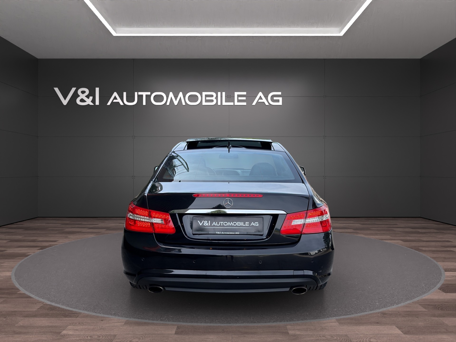 MERCEDES-BENZ E 350 CGI BlueEfficiency 7G-Tronic-image-5