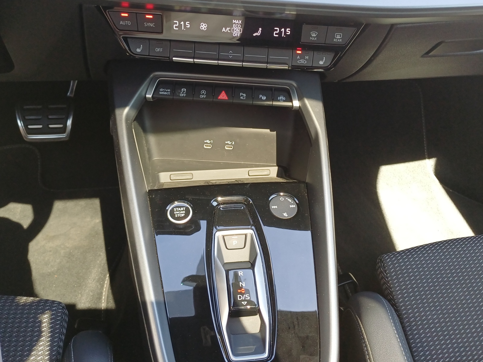 AUDI A3 Sportback 35 TFSI S line Attraction S-tronic-image-15