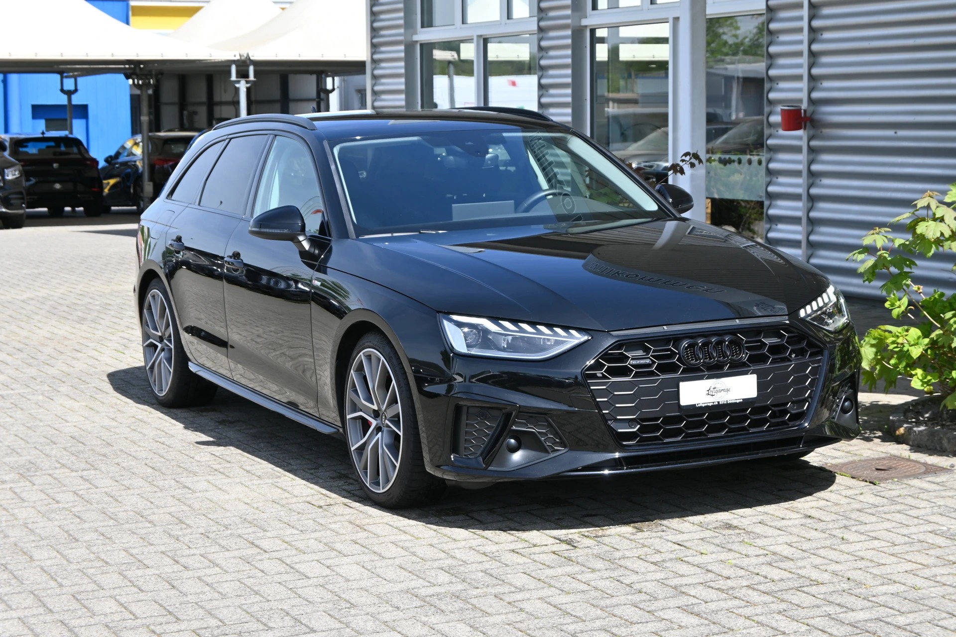 AUDI A4 Avant 40 TDI S line Competition Black quattro S-tronic-image-0