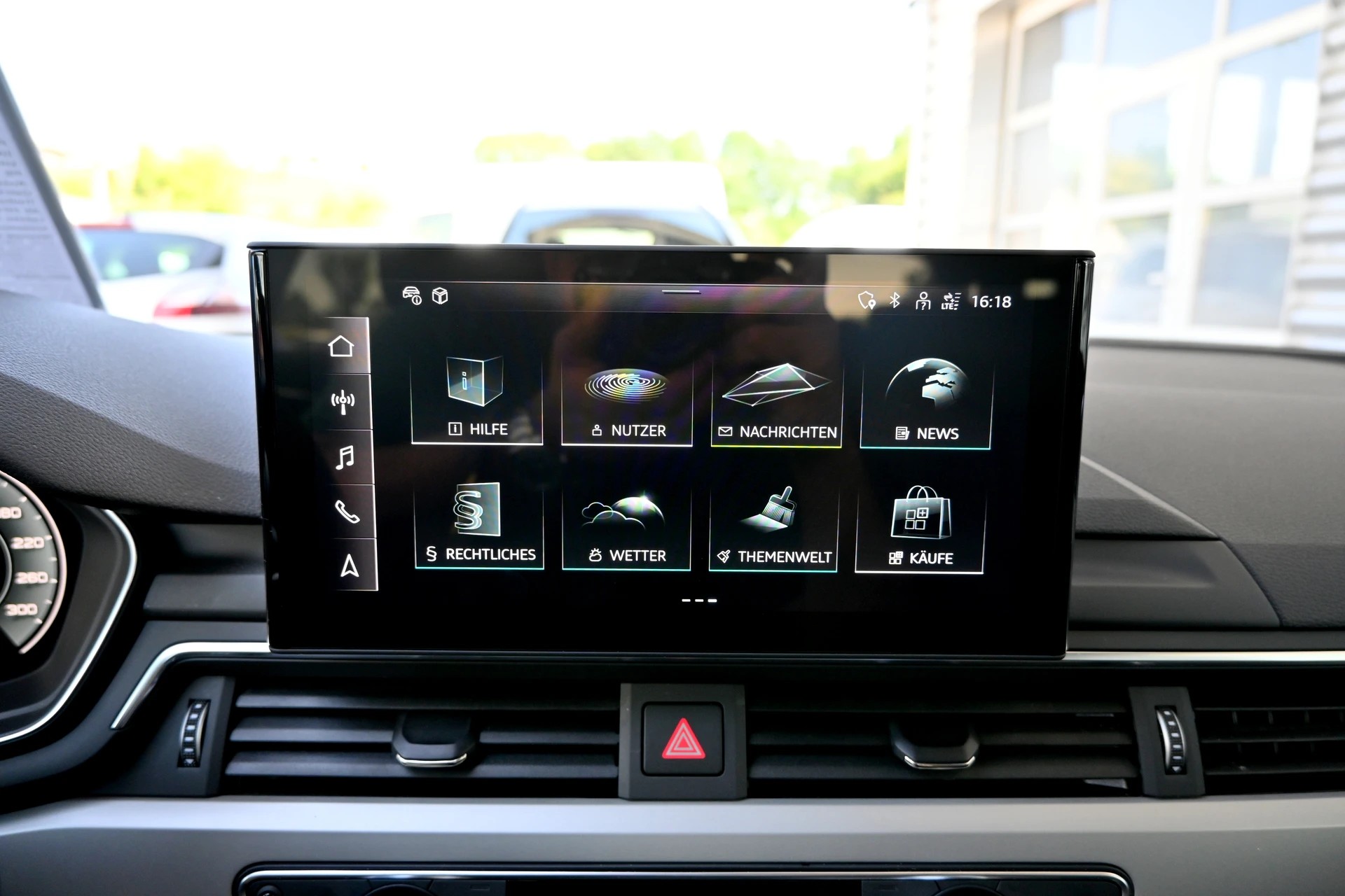 AUDI A4 Avant 40 TDI S line Competition Black quattro S-tronic-image-26