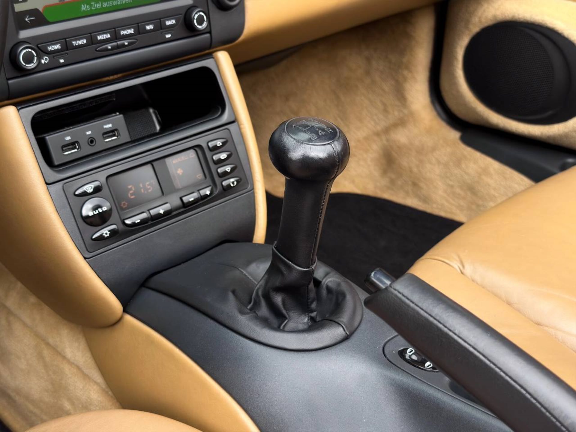 PORSCHE Boxster-image-19